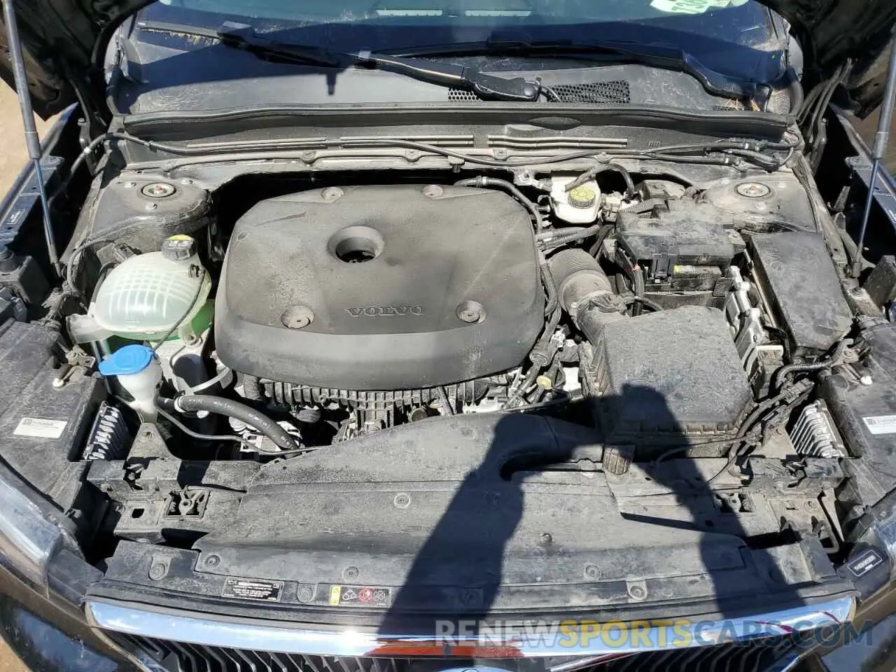 12 fotografías del automóvil dañado YV4162UK9M2509361 VOLVO XC40 2021