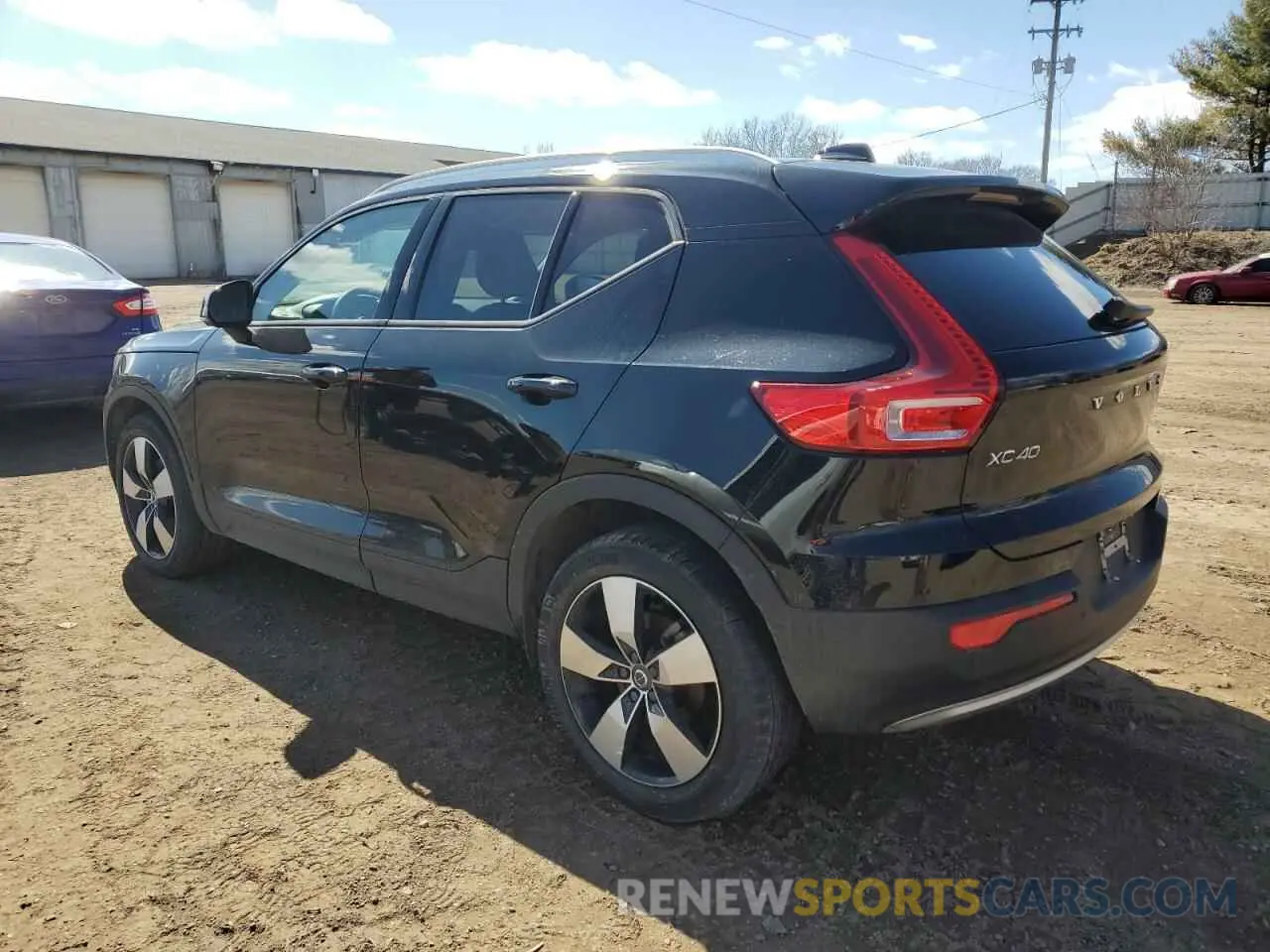 2 fotografías del automóvil dañado YV4162UK9M2509361 VOLVO XC40 2021