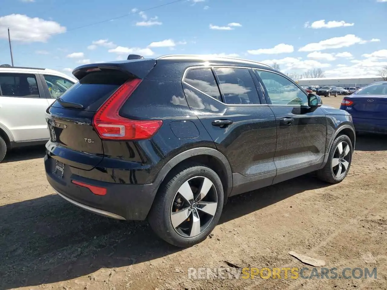 3 fotografías del automóvil dañado YV4162UK9M2509361 VOLVO XC40 2021