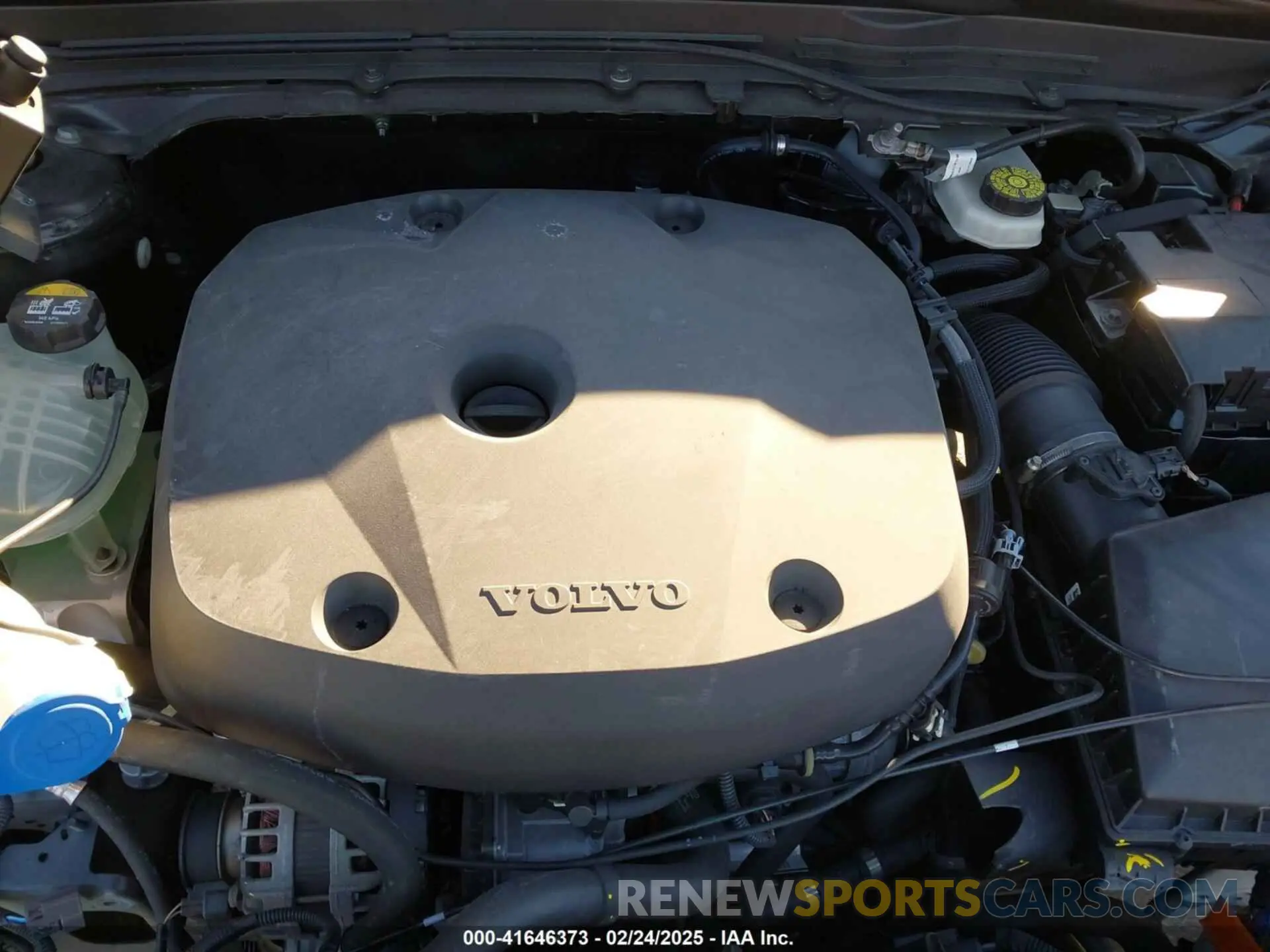 10 fotografías del automóvil dañado YV4162UL6M2510721 VOLVO XC40 2021