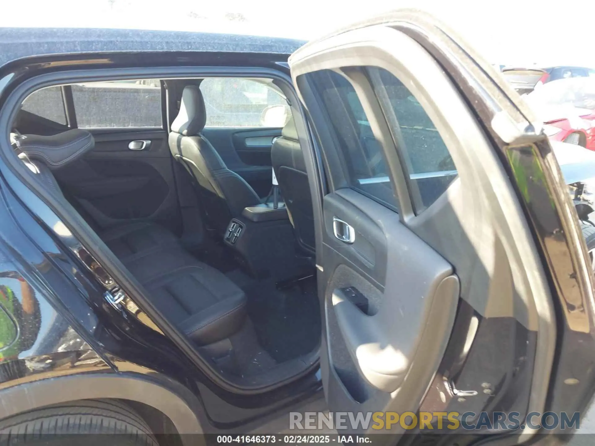 8 fotografías del automóvil dañado YV4162UL6M2510721 VOLVO XC40 2021
