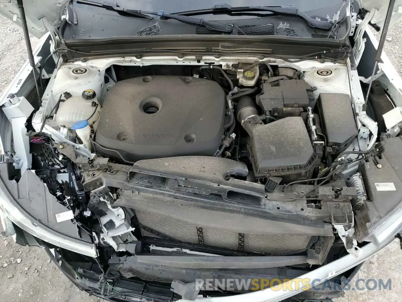 12 fotografías del automóvil dañado YV4162UM0M2579400 VOLVO XC40 2021