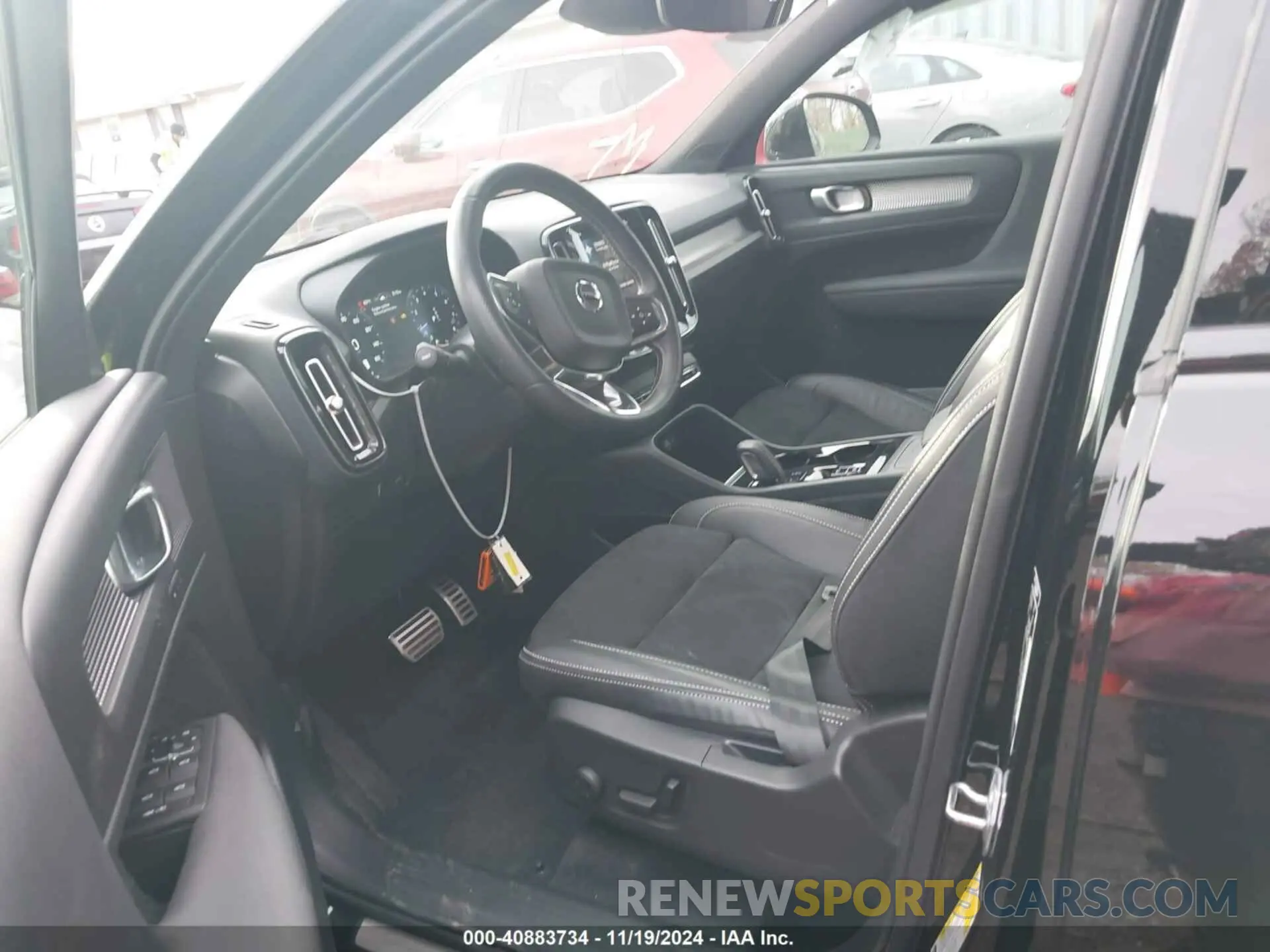 5 fotografías del automóvil dañado YV4162UM0M2615201 VOLVO XC40 2021