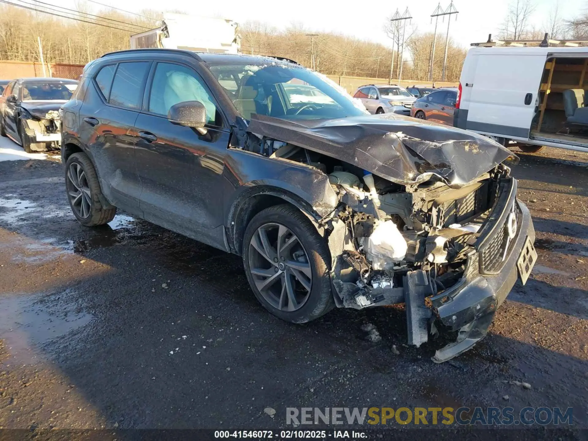 1 fotografías del automóvil dañado YV4162UM3M2435422 VOLVO XC40 2021
