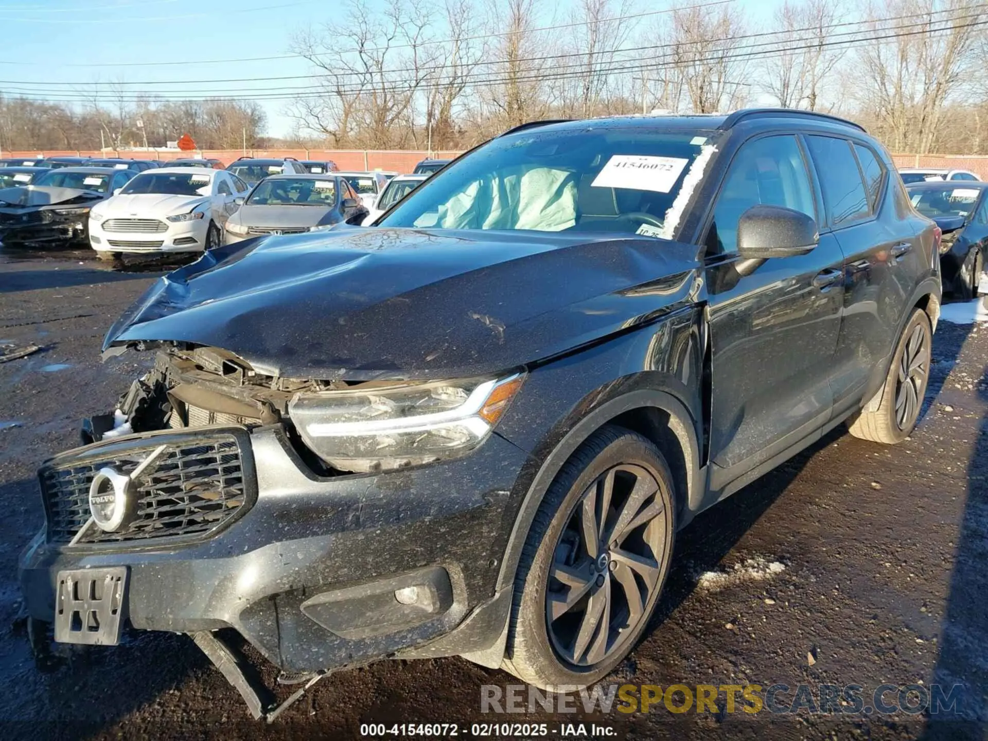 18 fotografías del automóvil dañado YV4162UM3M2435422 VOLVO XC40 2021