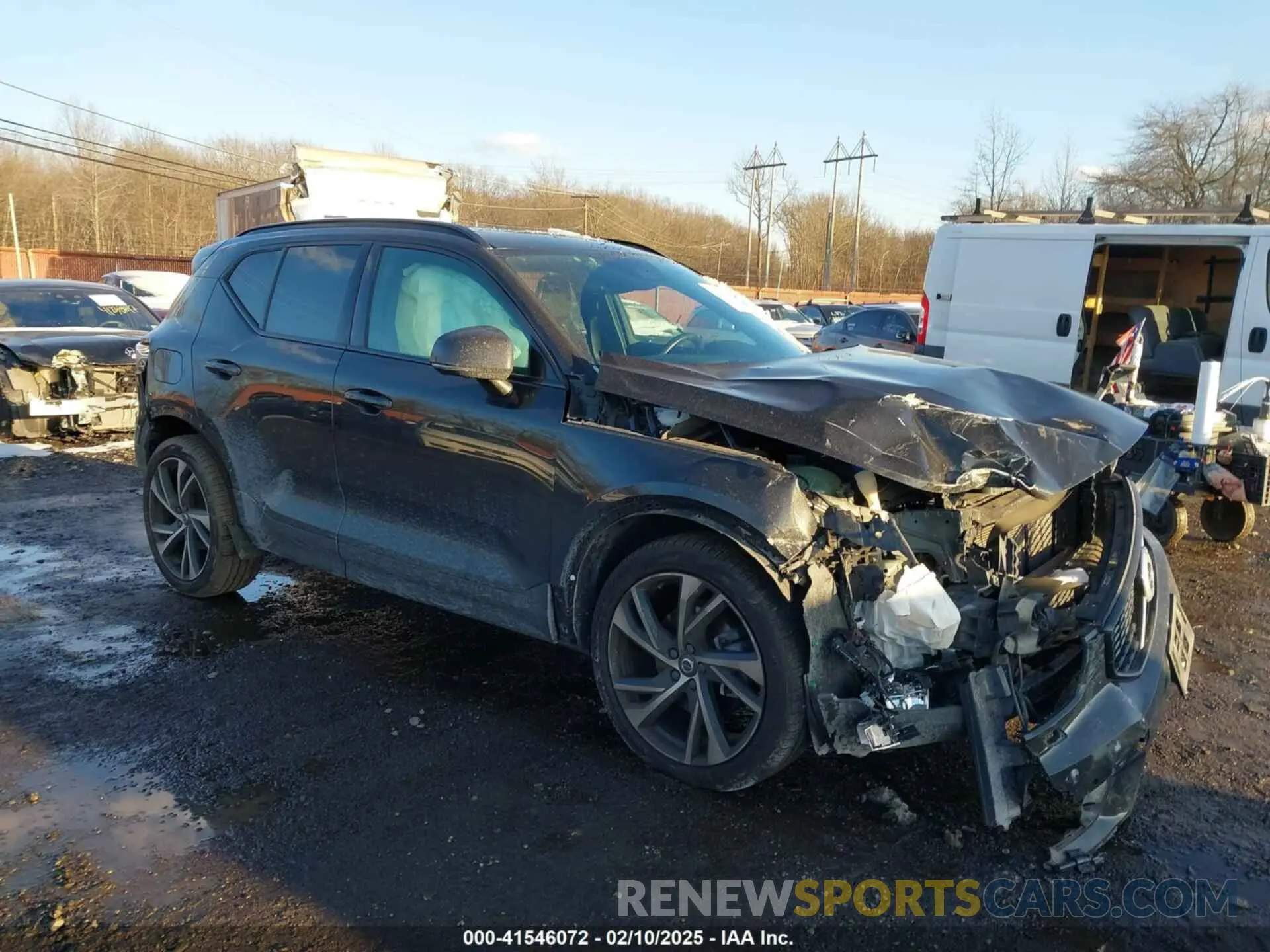 20 fotografías del automóvil dañado YV4162UM3M2435422 VOLVO XC40 2021