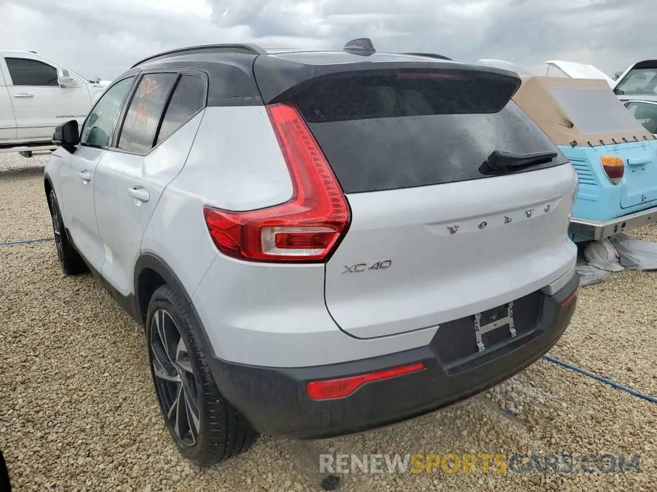 3 fotografías del automóvil dañado YV4162UM4M2461575 VOLVO XC40 2021