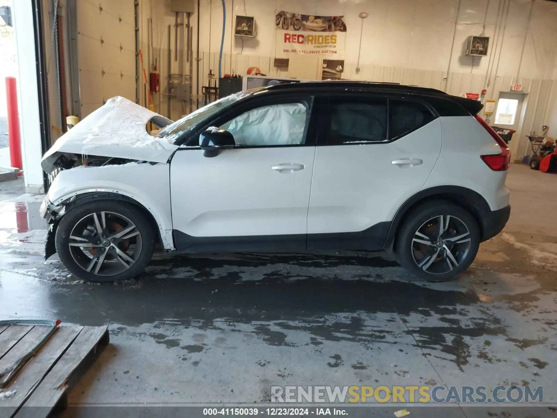 13 fotografías del automóvil dañado YV4162UM4M2510905 VOLVO XC40 2021