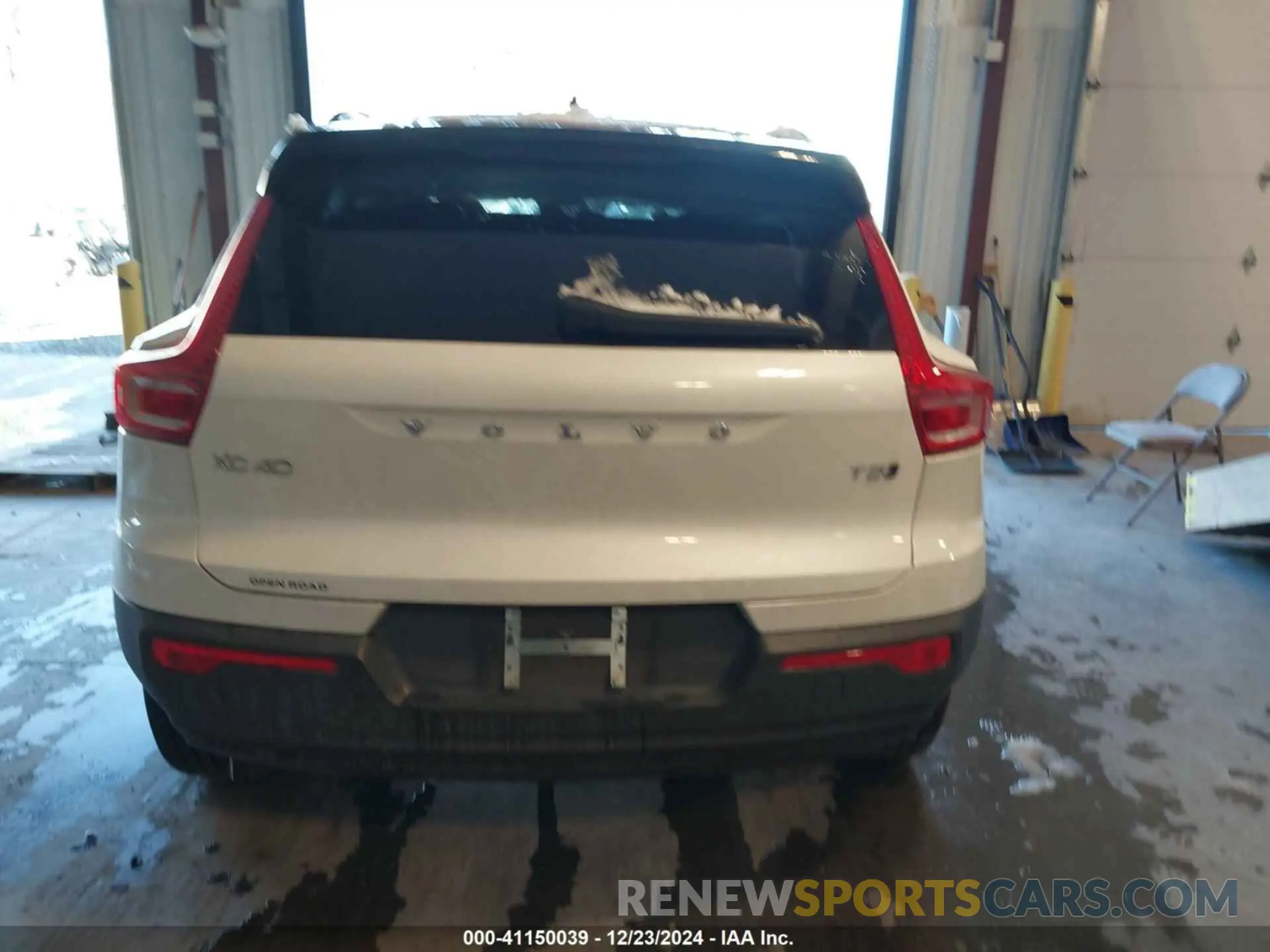 15 fotografías del automóvil dañado YV4162UM4M2510905 VOLVO XC40 2021