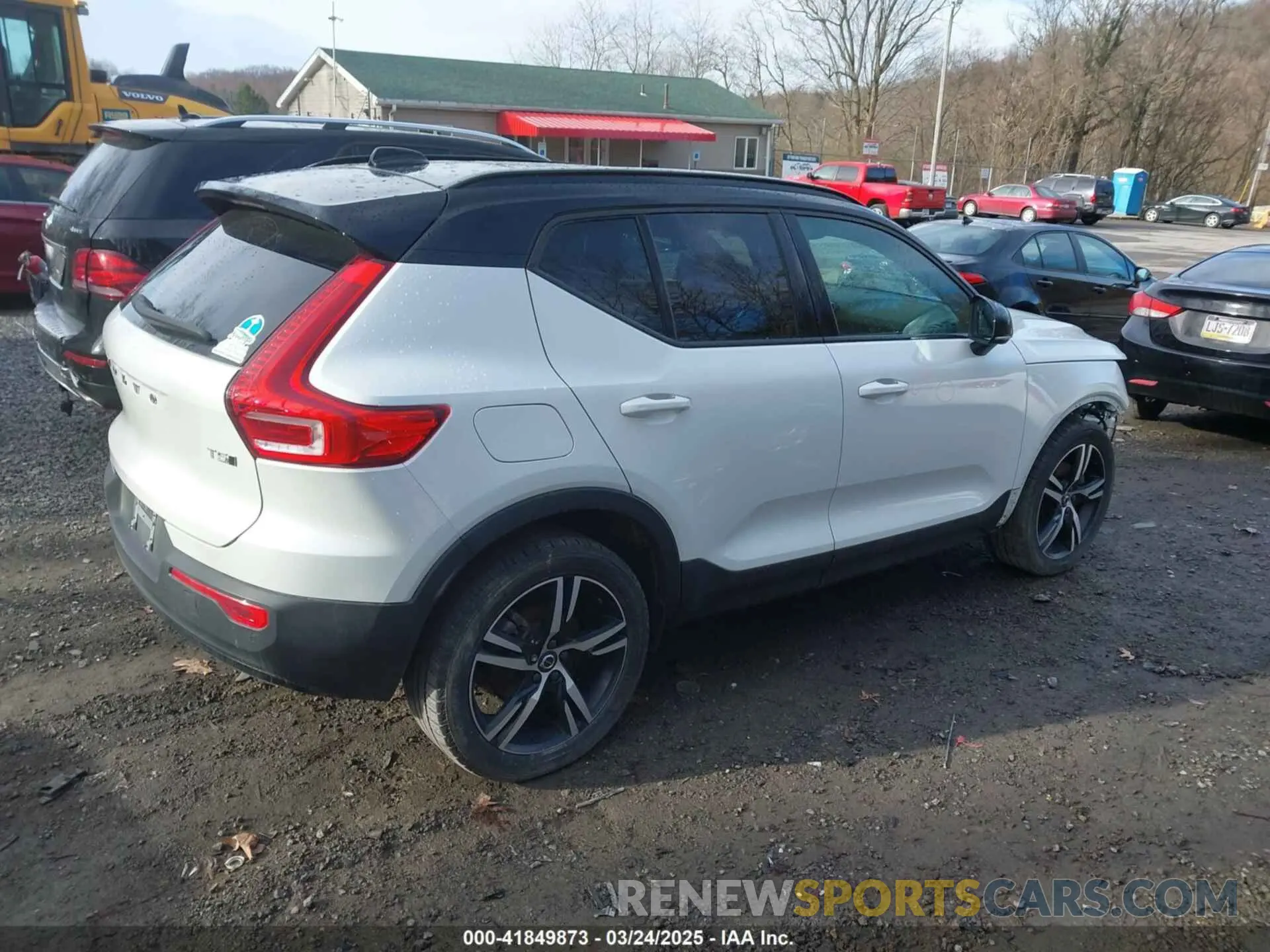 4 fotografías del automóvil dañado YV4162UM6M2402320 VOLVO XC40 2021