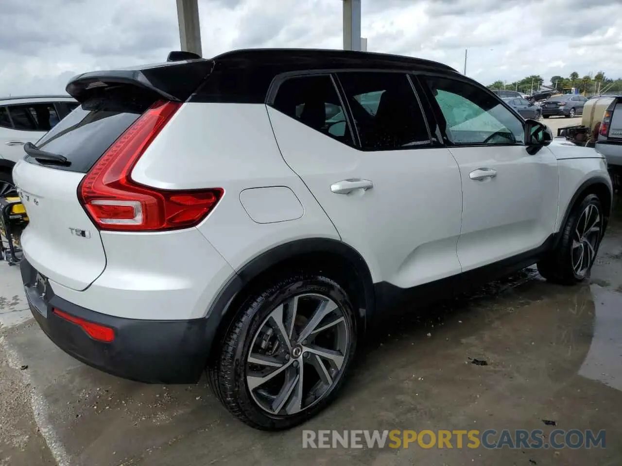 3 fotografías del automóvil dañado YV4162UM6M2471962 VOLVO XC40 2021