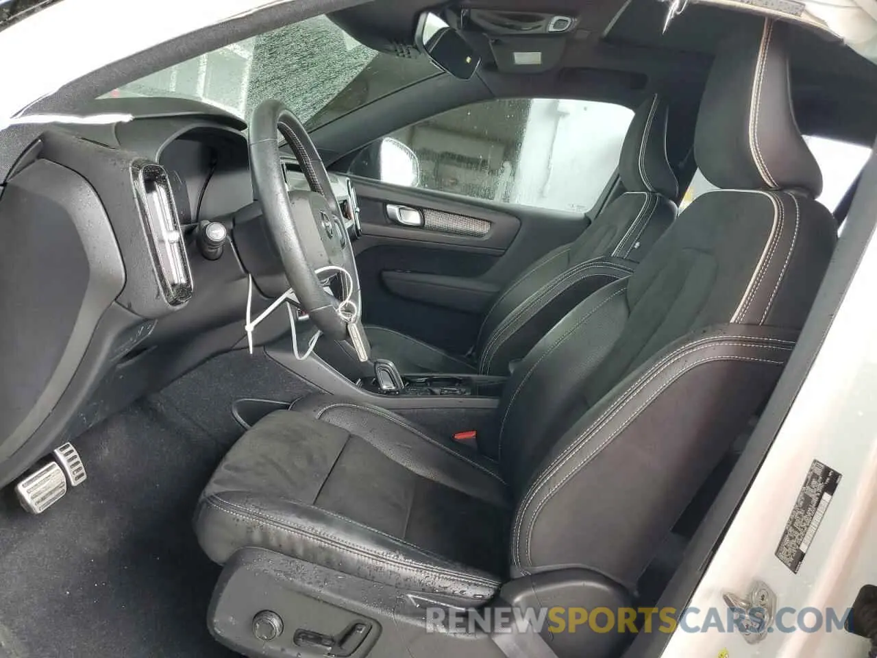 7 fotografías del automóvil dañado YV4162UM6M2471962 VOLVO XC40 2021