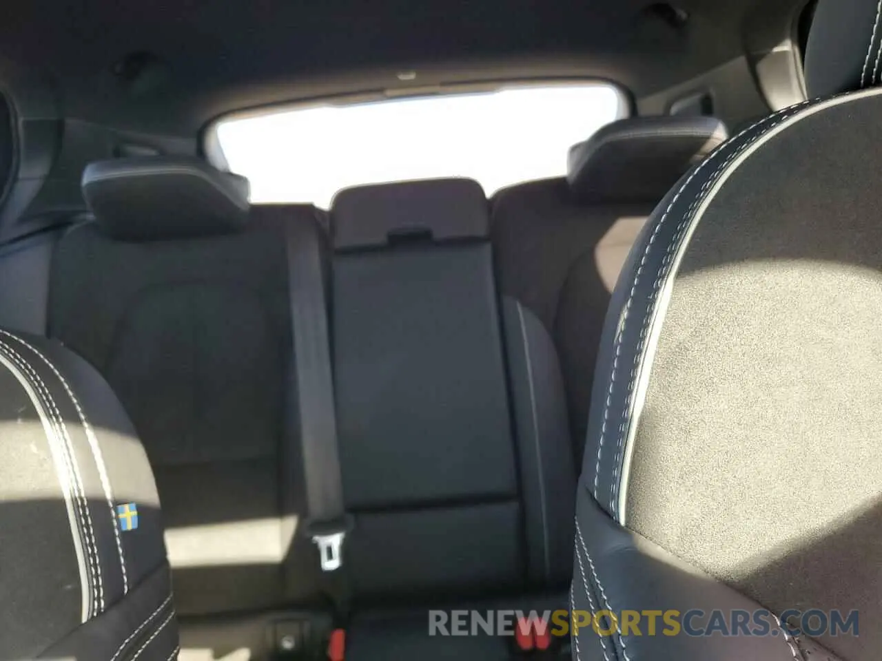 10 fotografías del automóvil dañado YV4162UM7M2468374 VOLVO XC40 2021