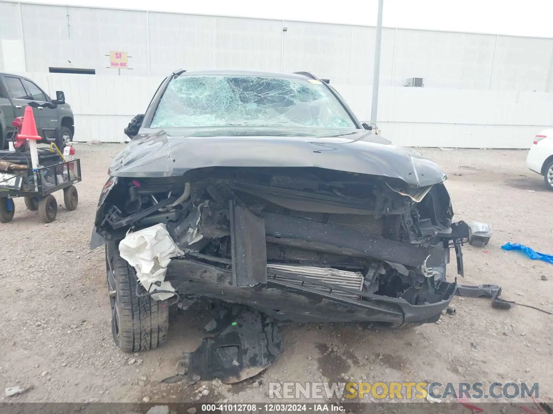 13 fotografías del automóvil dañado YV4162UM7M2526791 VOLVO XC40 2021