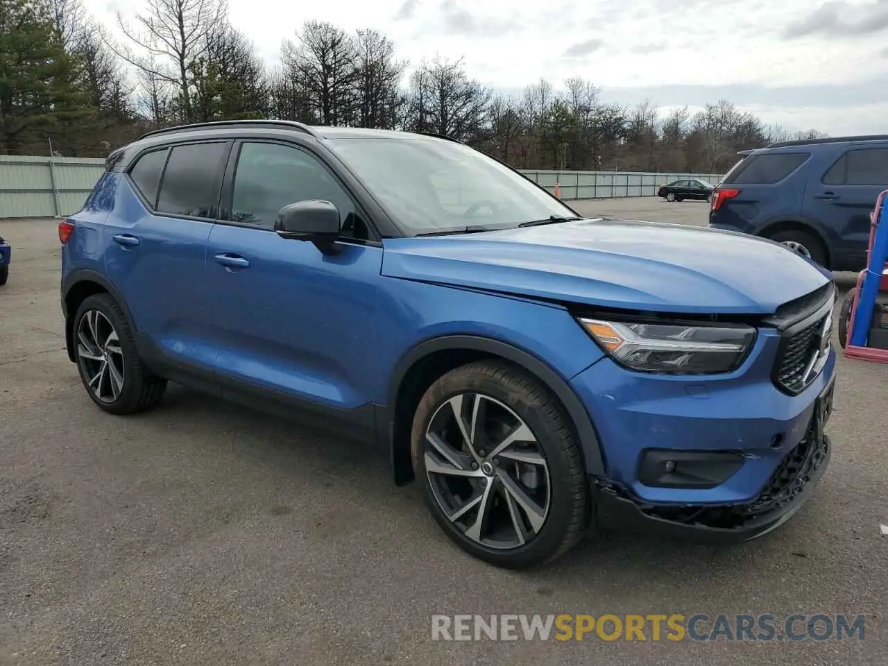4 fotografías del automóvil dañado YV4162UM7M2565137 VOLVO XC40 2021