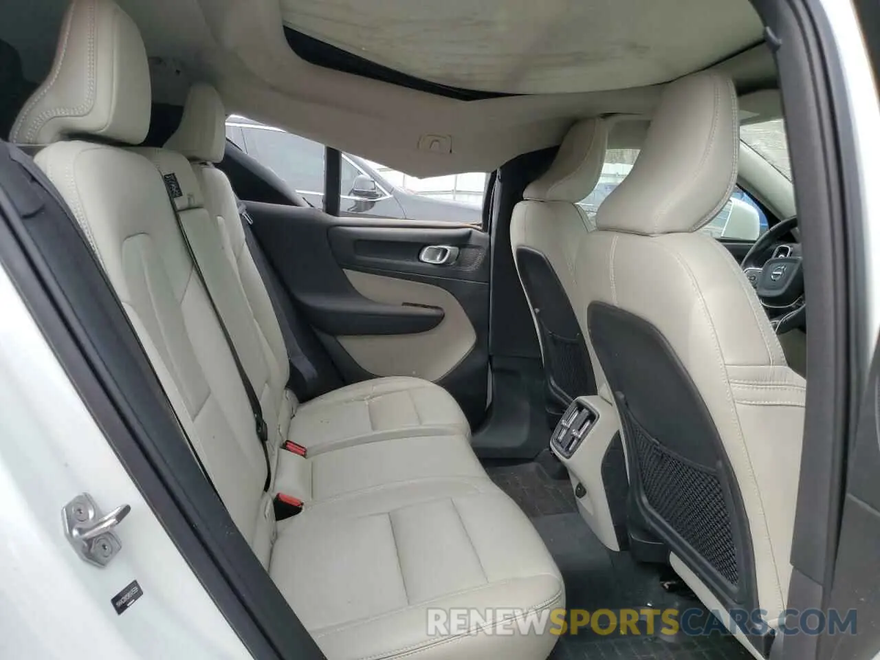 10 fotografías del automóvil dañado YV4AC2HK5M2475938 VOLVO XC40 2021