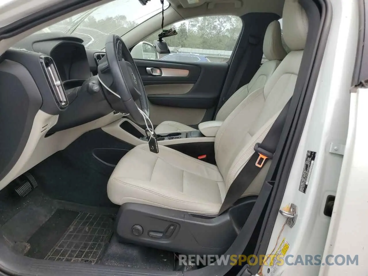 7 fotografías del automóvil dañado YV4AC2HK5M2475938 VOLVO XC40 2021