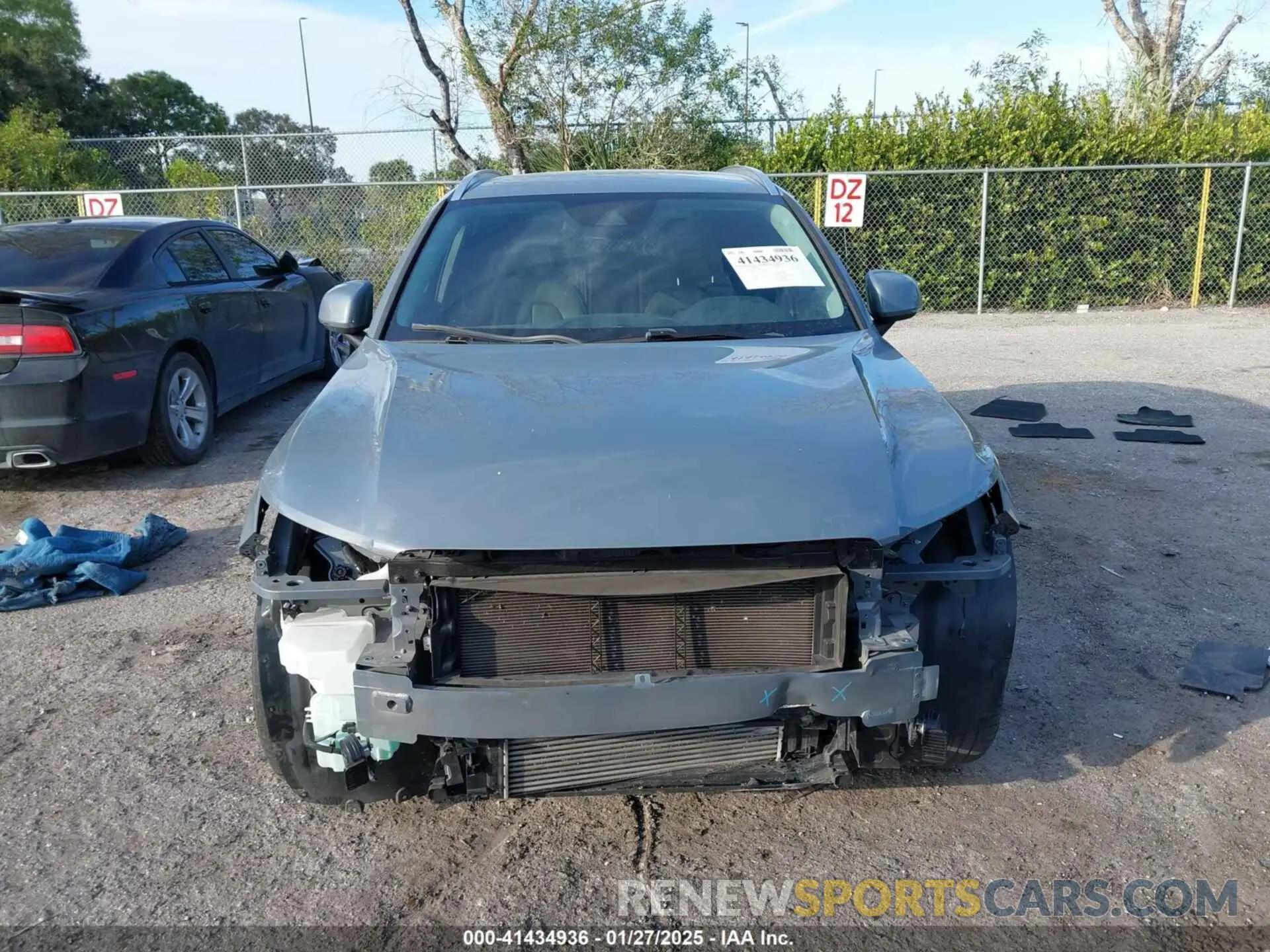 12 fotografías del automóvil dañado YV4AC2HK6M2425002 VOLVO XC40 2021