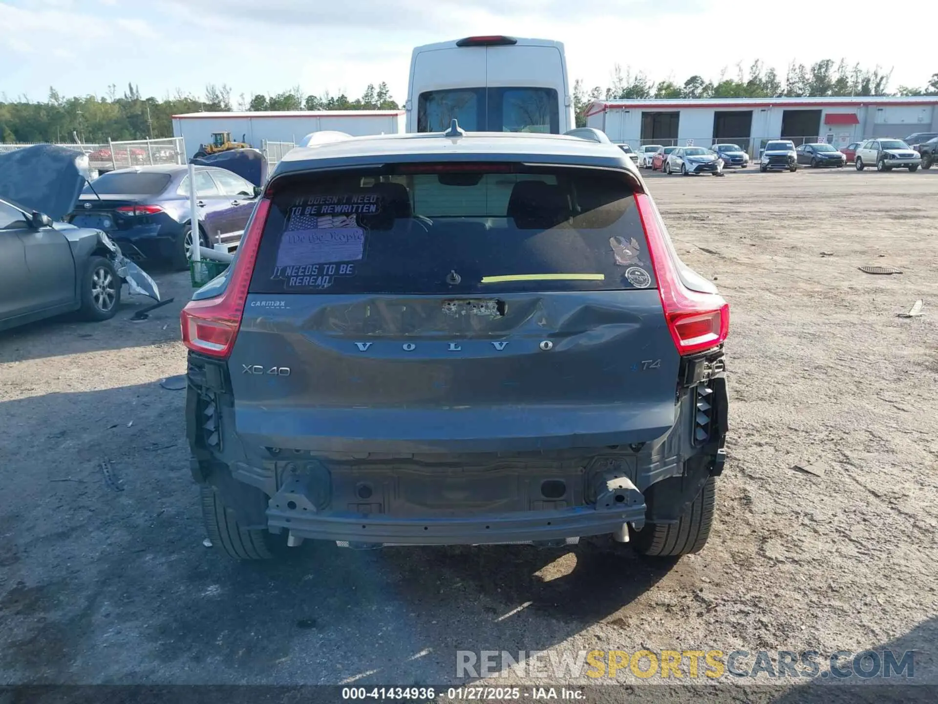 16 fotografías del automóvil dañado YV4AC2HK6M2425002 VOLVO XC40 2021