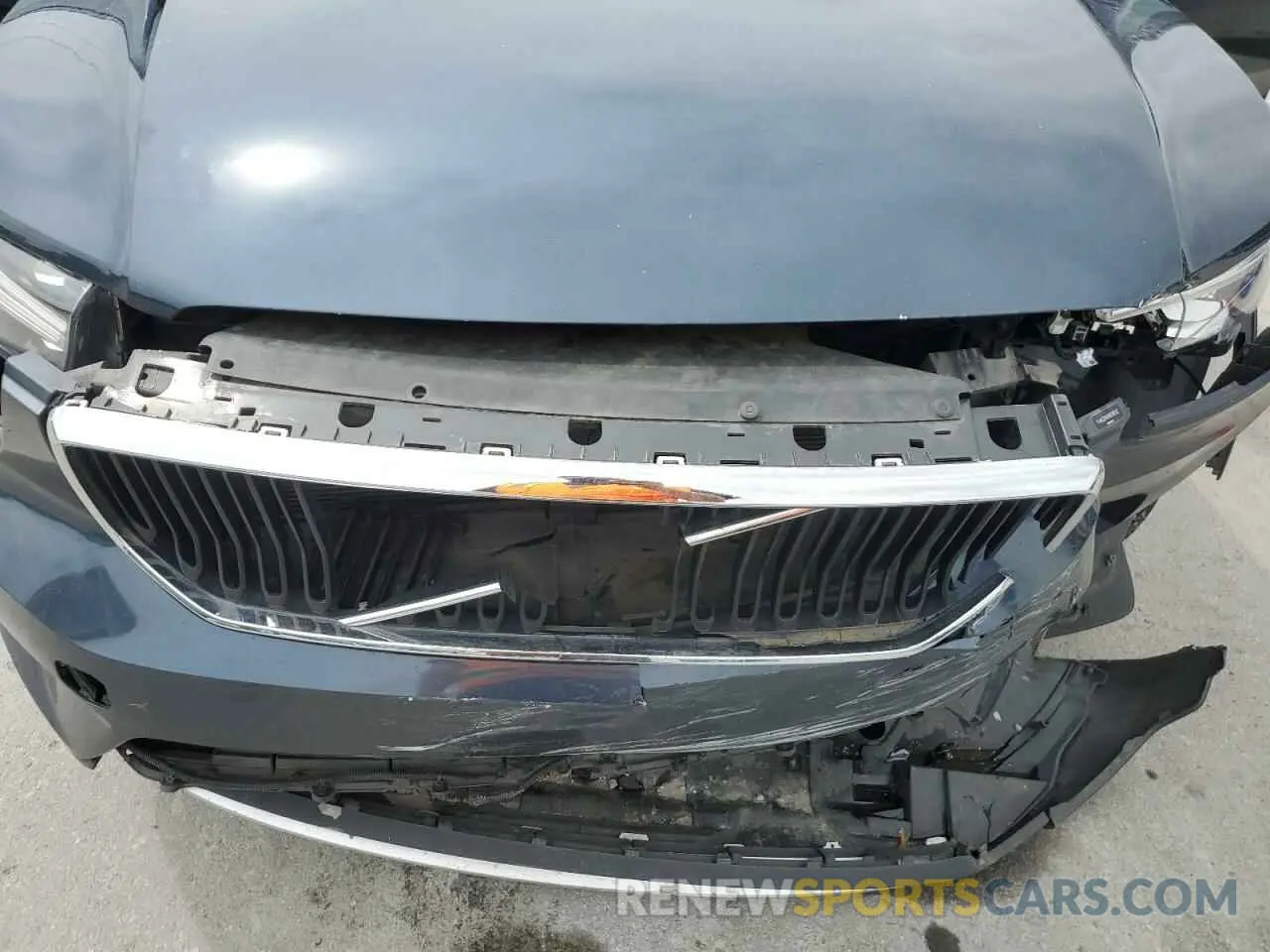 12 fotografías del automóvil dañado YV4AC2HK6M2586532 VOLVO XC40 2021