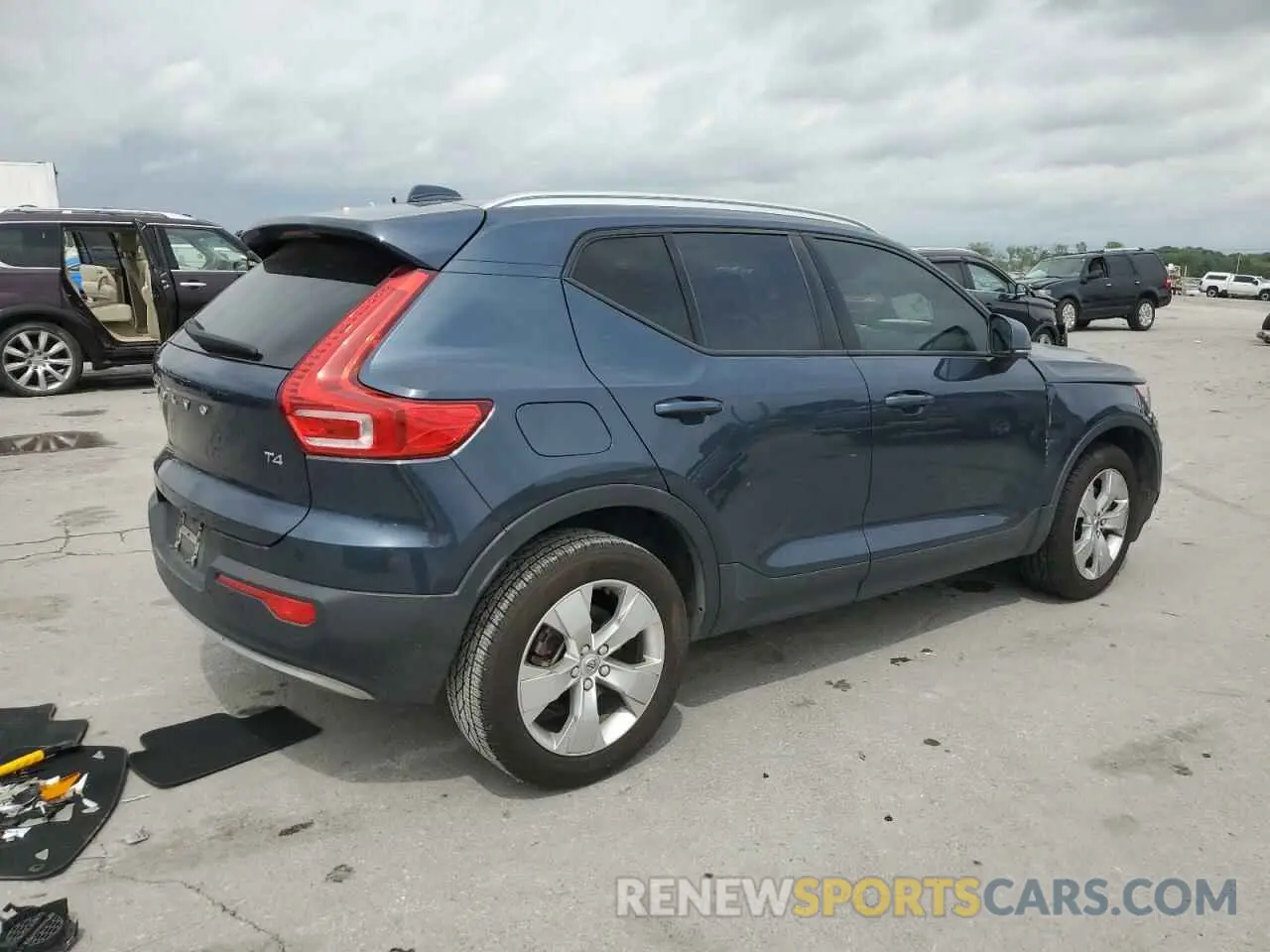 3 fotografías del automóvil dañado YV4AC2HK6M2586532 VOLVO XC40 2021