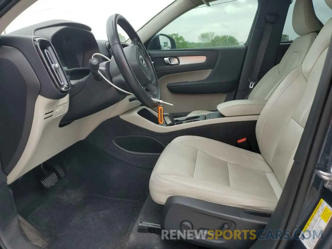 7 fotografías del automóvil dañado YV4AC2HK6M2586532 VOLVO XC40 2021