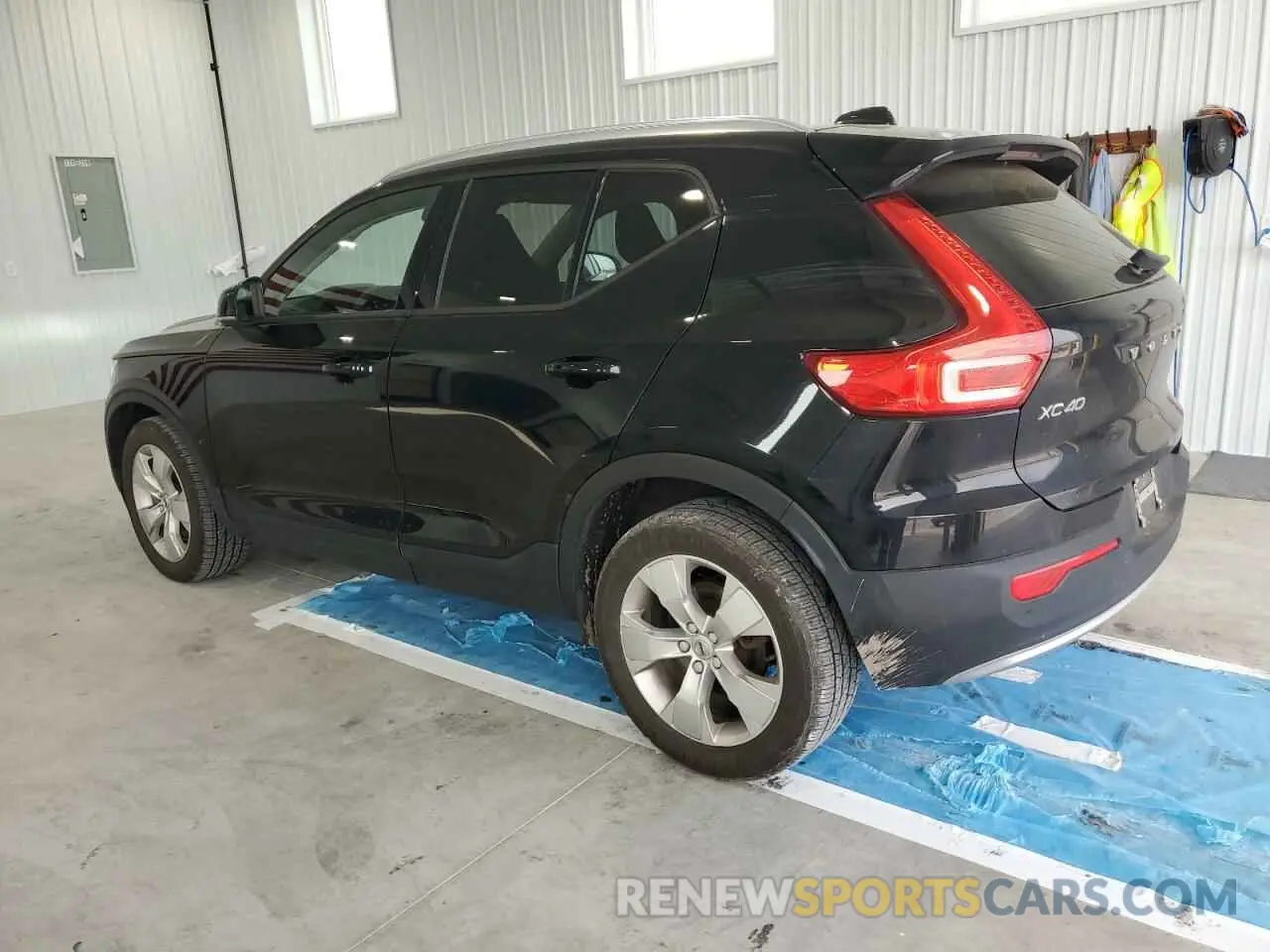 2 fotografías del automóvil dañado YV4AC2HK8M2581963 VOLVO XC40 2021