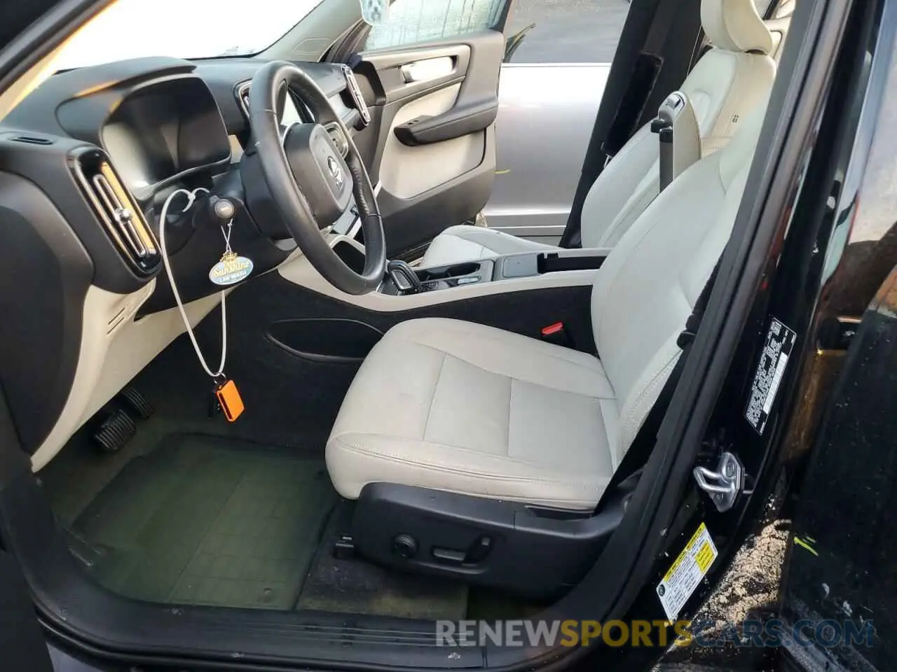 7 fotografías del automóvil dañado YV4AC2HKXM2430316 VOLVO XC40 2021