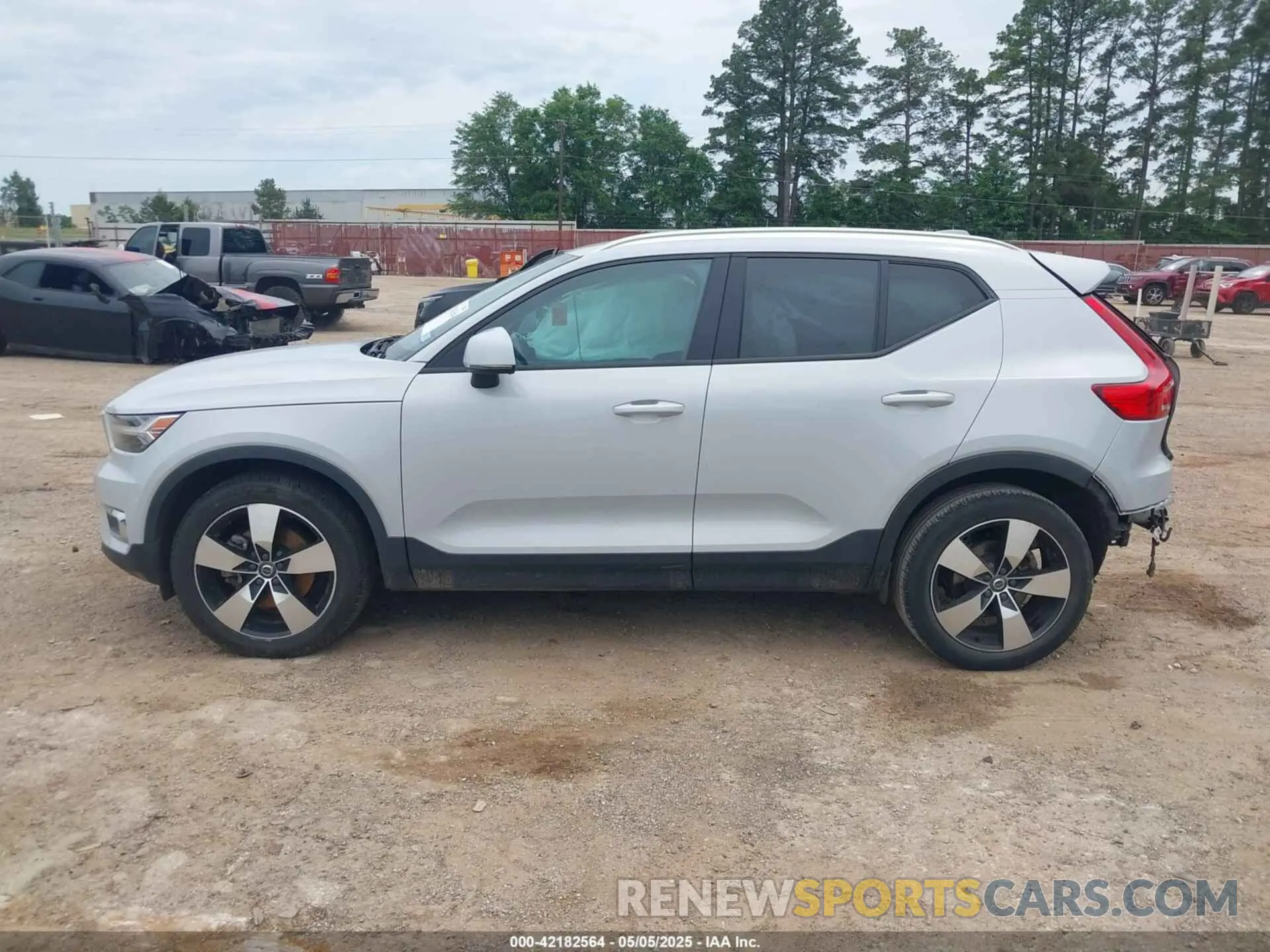 15 fotografías del automóvil dañado YV4AC2HKXM2464627 VOLVO XC40 2021