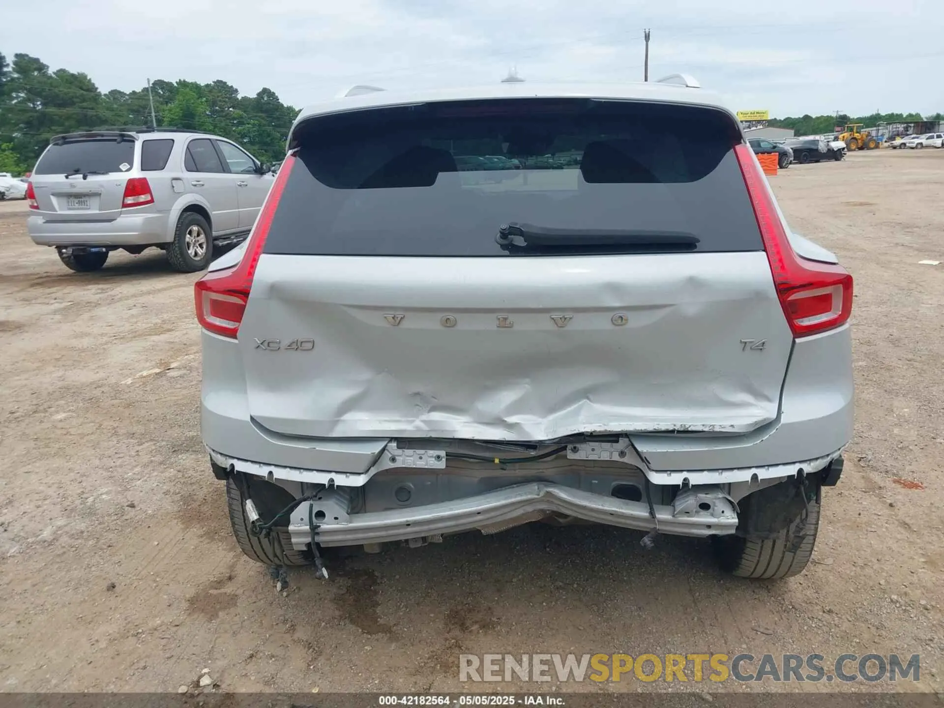 17 fotografías del automóvil dañado YV4AC2HKXM2464627 VOLVO XC40 2021