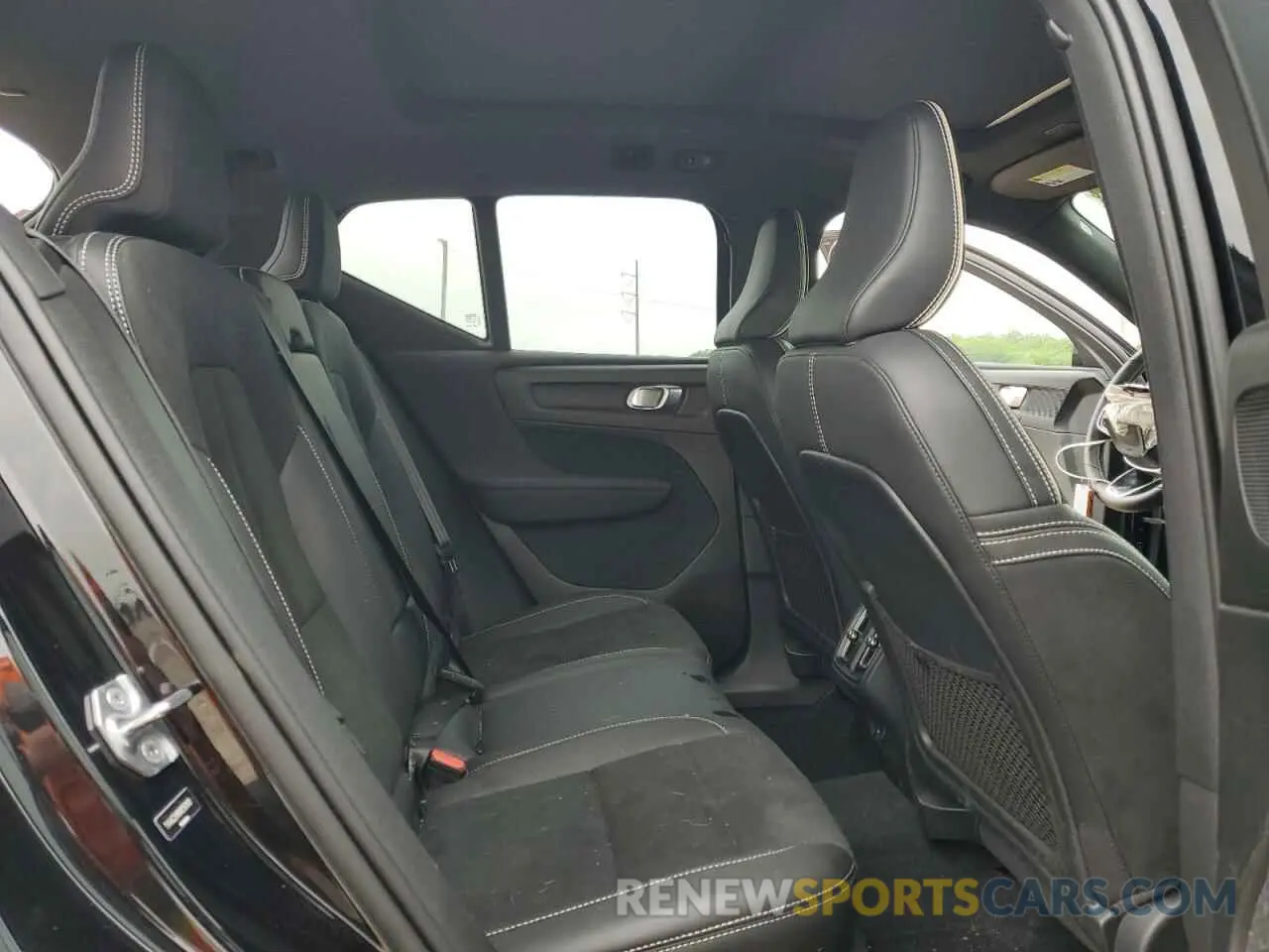 11 fotografías del automóvil dañado YV4AC2HM9M2561819 VOLVO XC40 2021