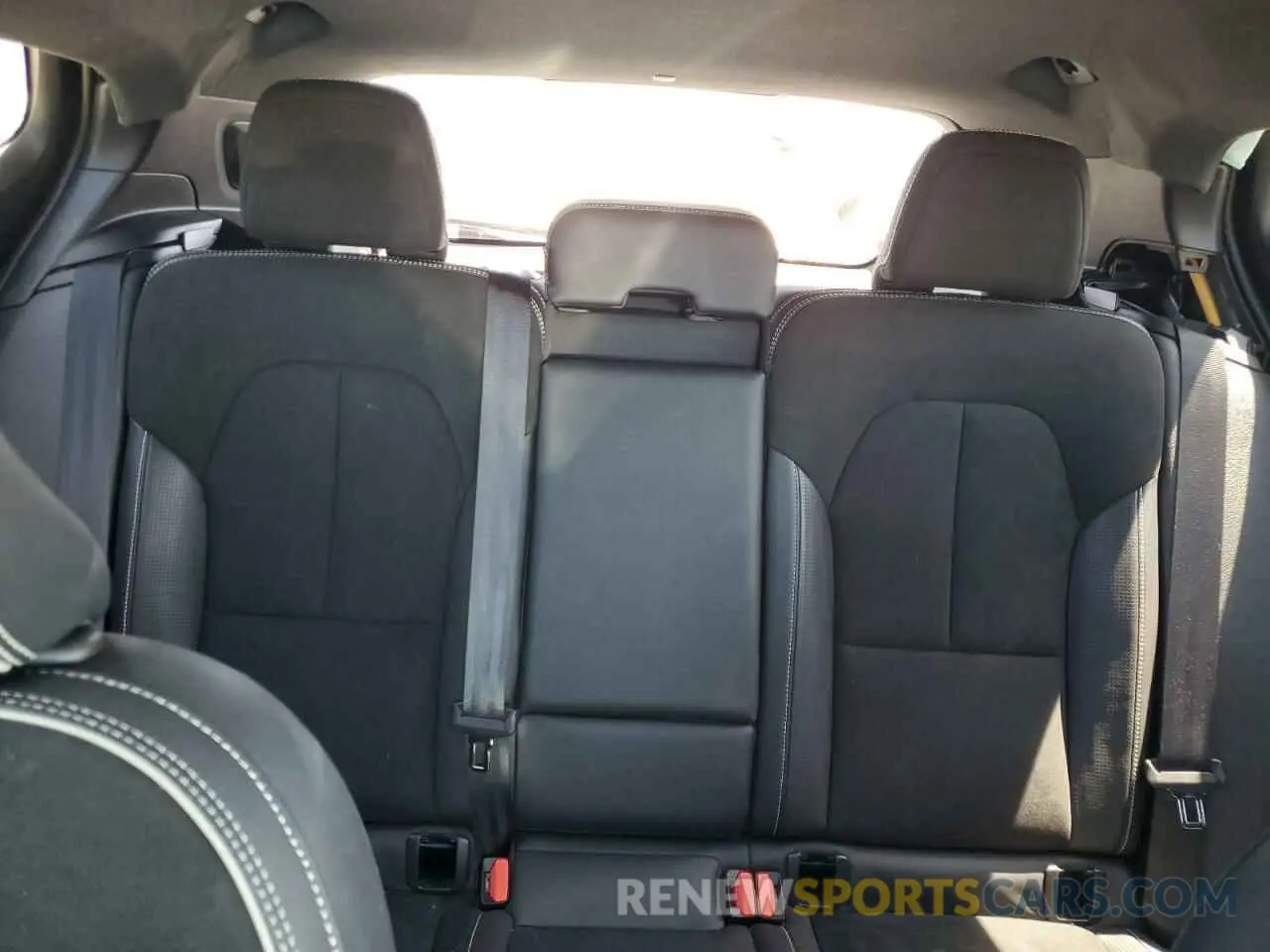10 fotografías del automóvil dañado YV4ED3UR2M2558167 VOLVO XC40 2021