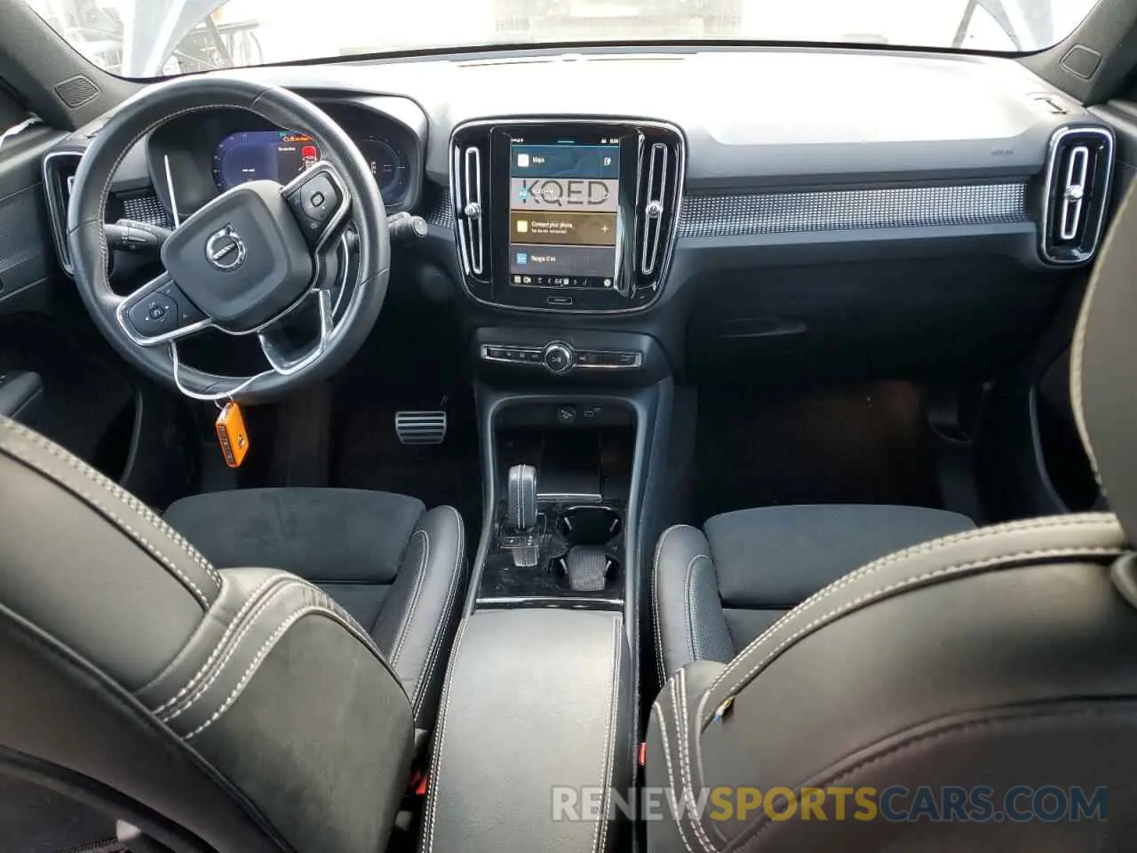 8 fotografías del automóvil dañado YV4ED3UR2M2567418 VOLVO XC40 2021