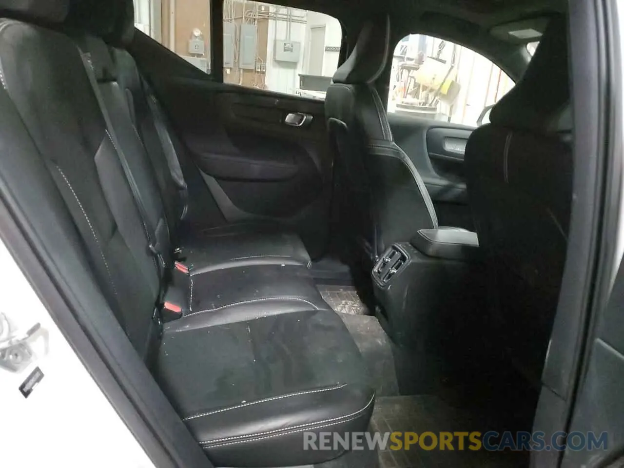 11 fotografías del automóvil dañado YV4ED3UR3M2533813 VOLVO XC40 2021
