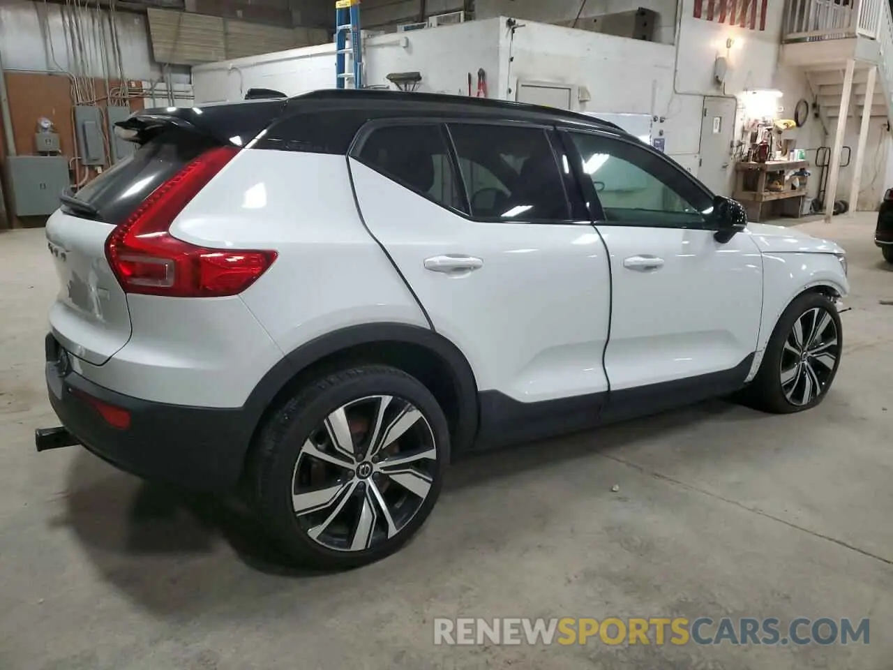 3 fotografías del automóvil dañado YV4ED3UR3M2533813 VOLVO XC40 2021