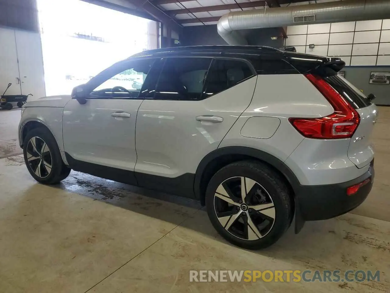 2 fotografías del automóvil dañado YV4ED3UR8M2546301 VOLVO XC40 2021