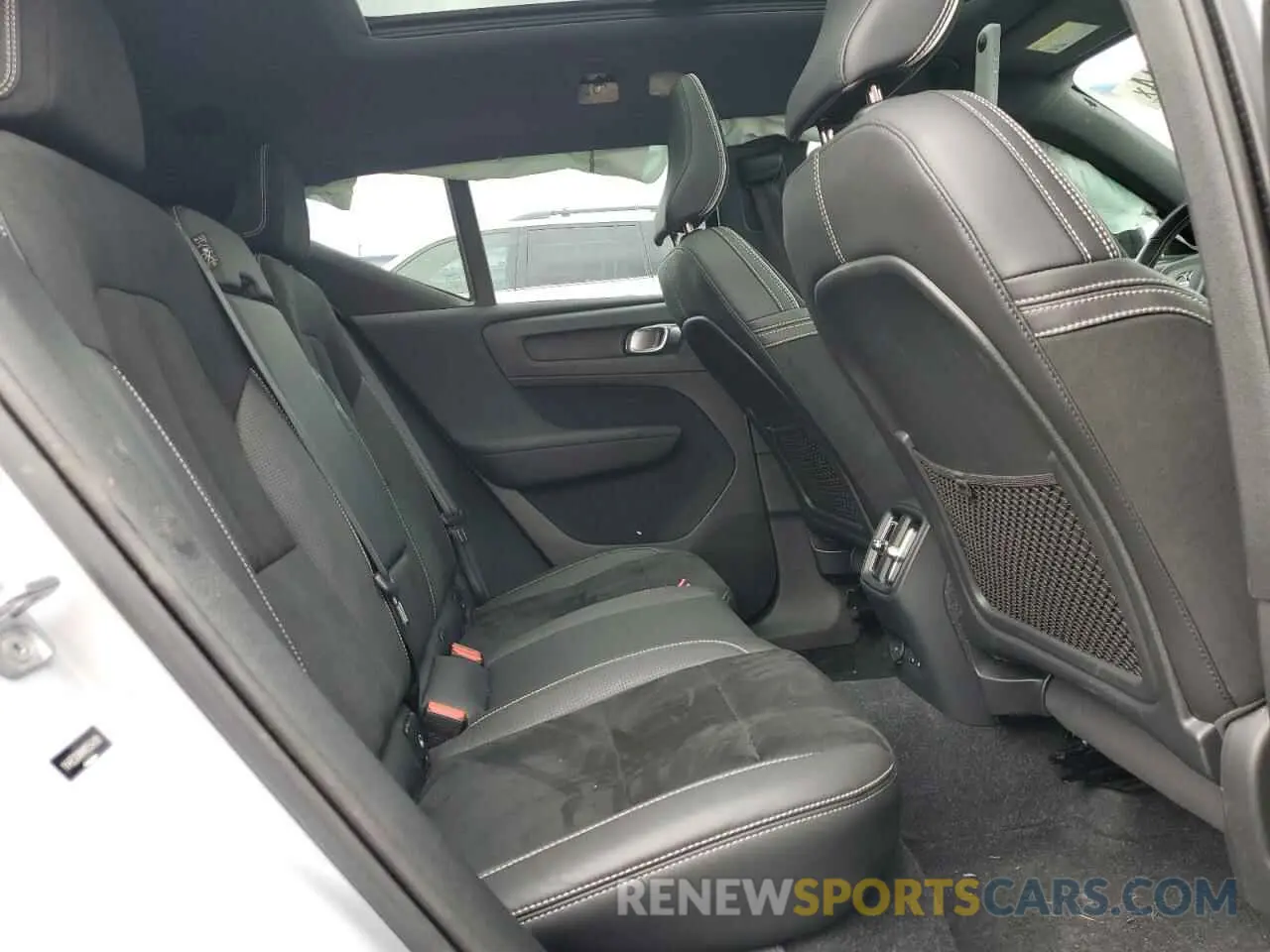 10 fotografías del automóvil dañado YV4ED3URXM2554318 VOLVO XC40 2021
