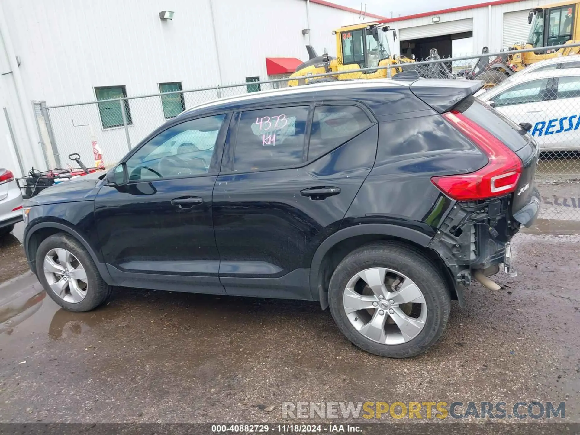 15 fotografías del automóvil dañado YV4162UK1N2758609 VOLVO XC40 2022