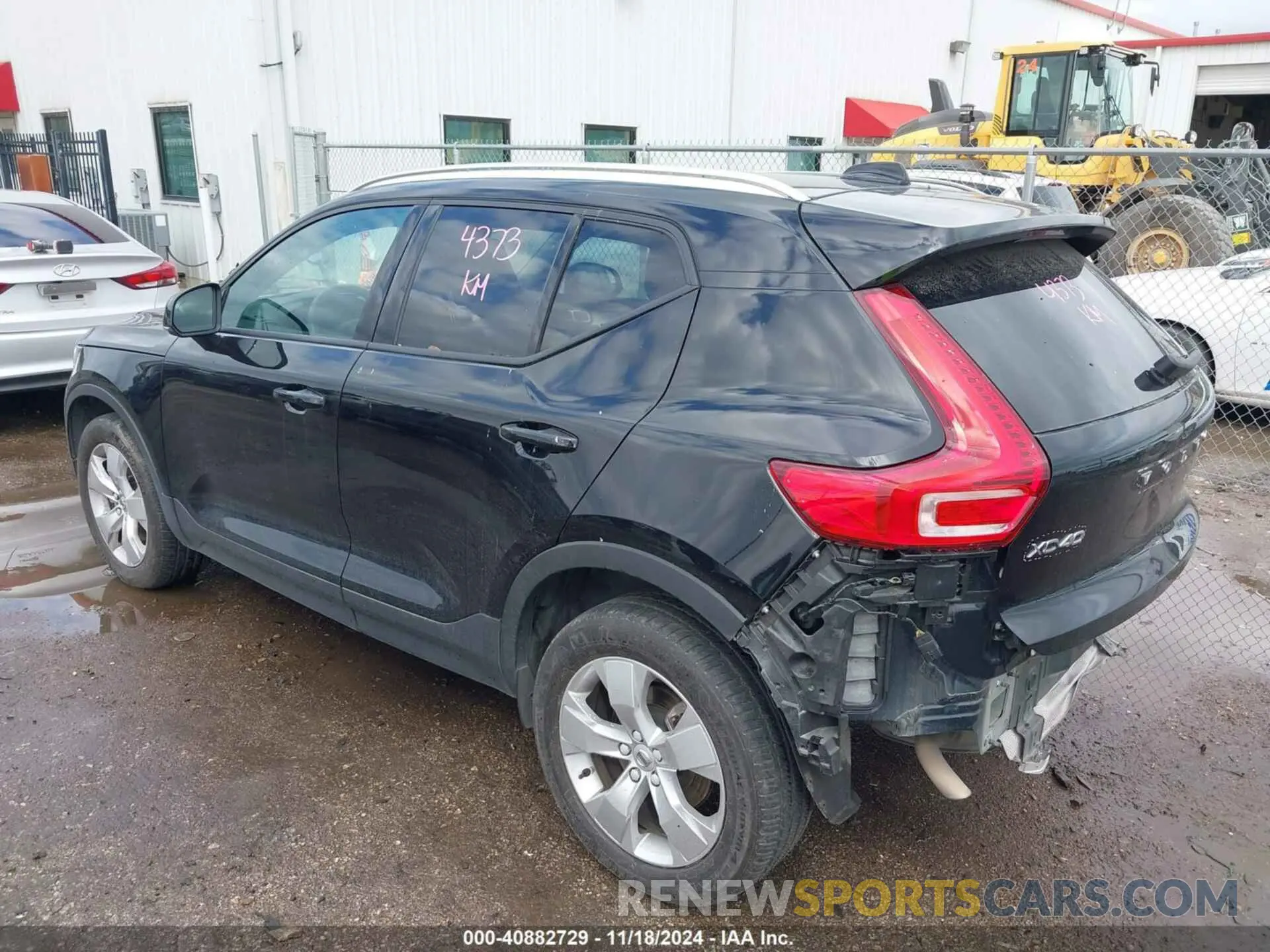 3 fotografías del automóvil dañado YV4162UK1N2758609 VOLVO XC40 2022