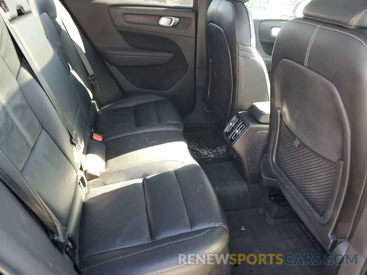 11 fotografías del automóvil dañado YV4162UK5N2640434 VOLVO XC40 2022