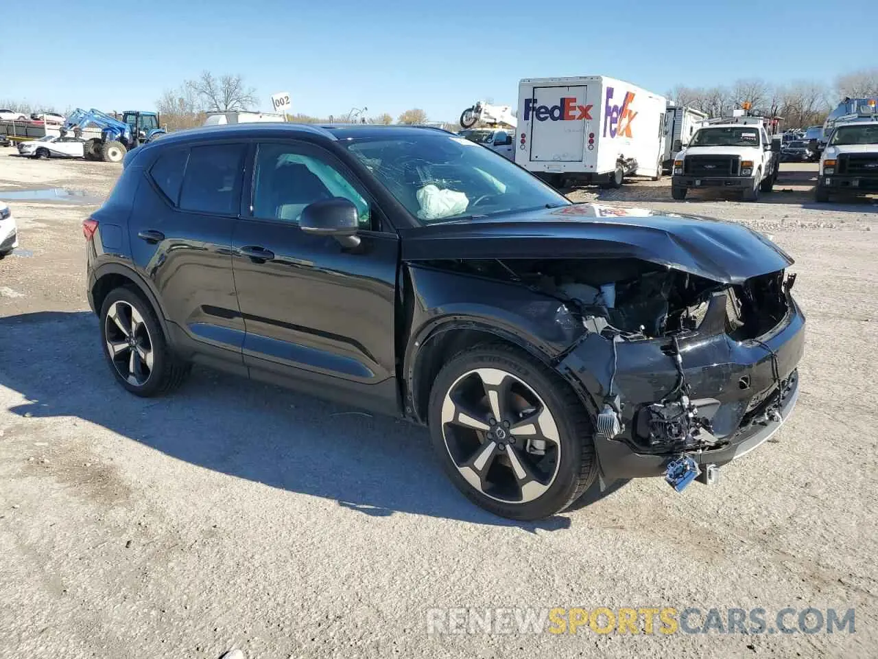 4 fotografías del automóvil dañado YV4162UK5N2640434 VOLVO XC40 2022