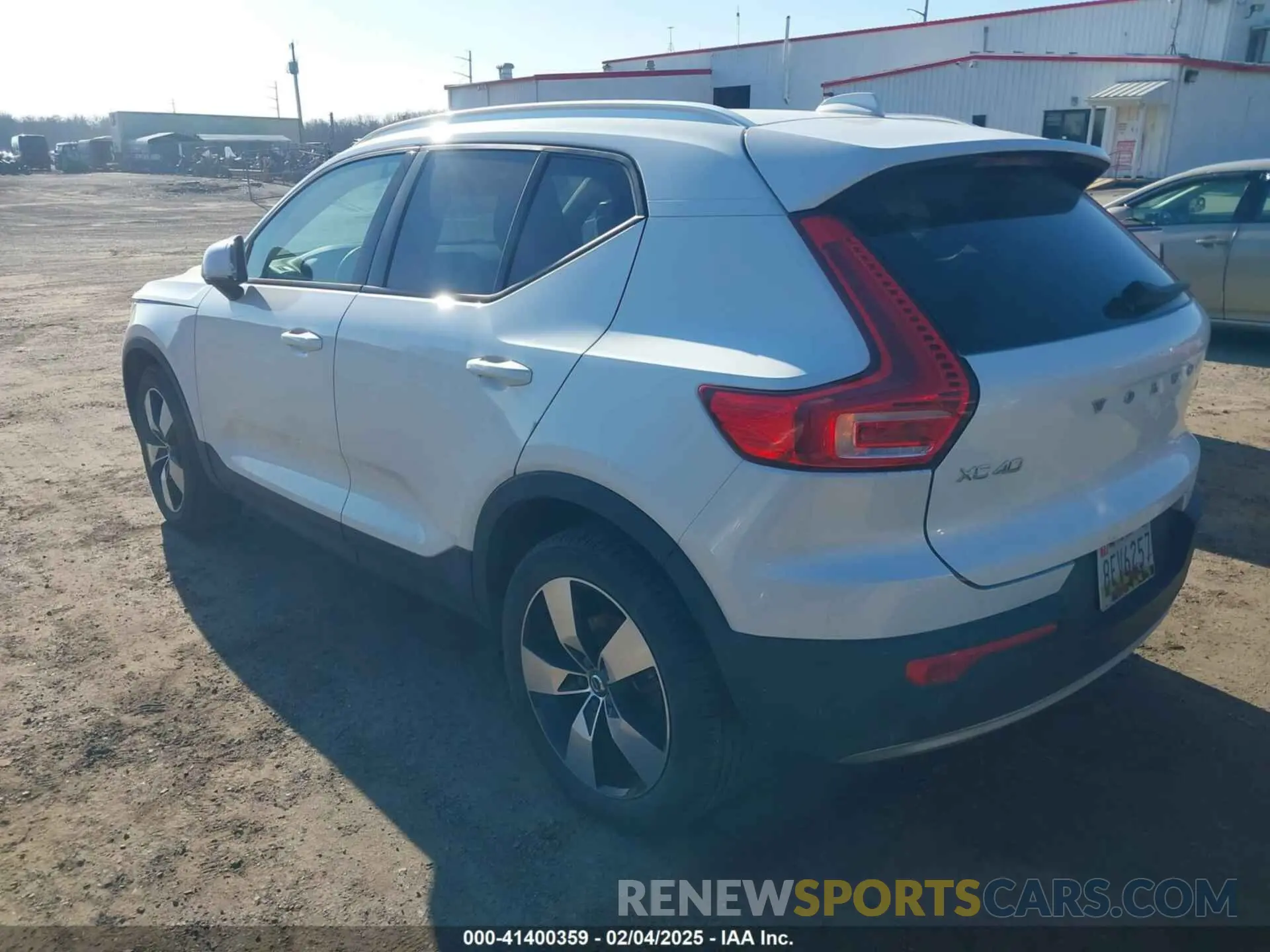 3 fotografías del automóvil dañado YV4162UK5N2656620 VOLVO XC40 2022