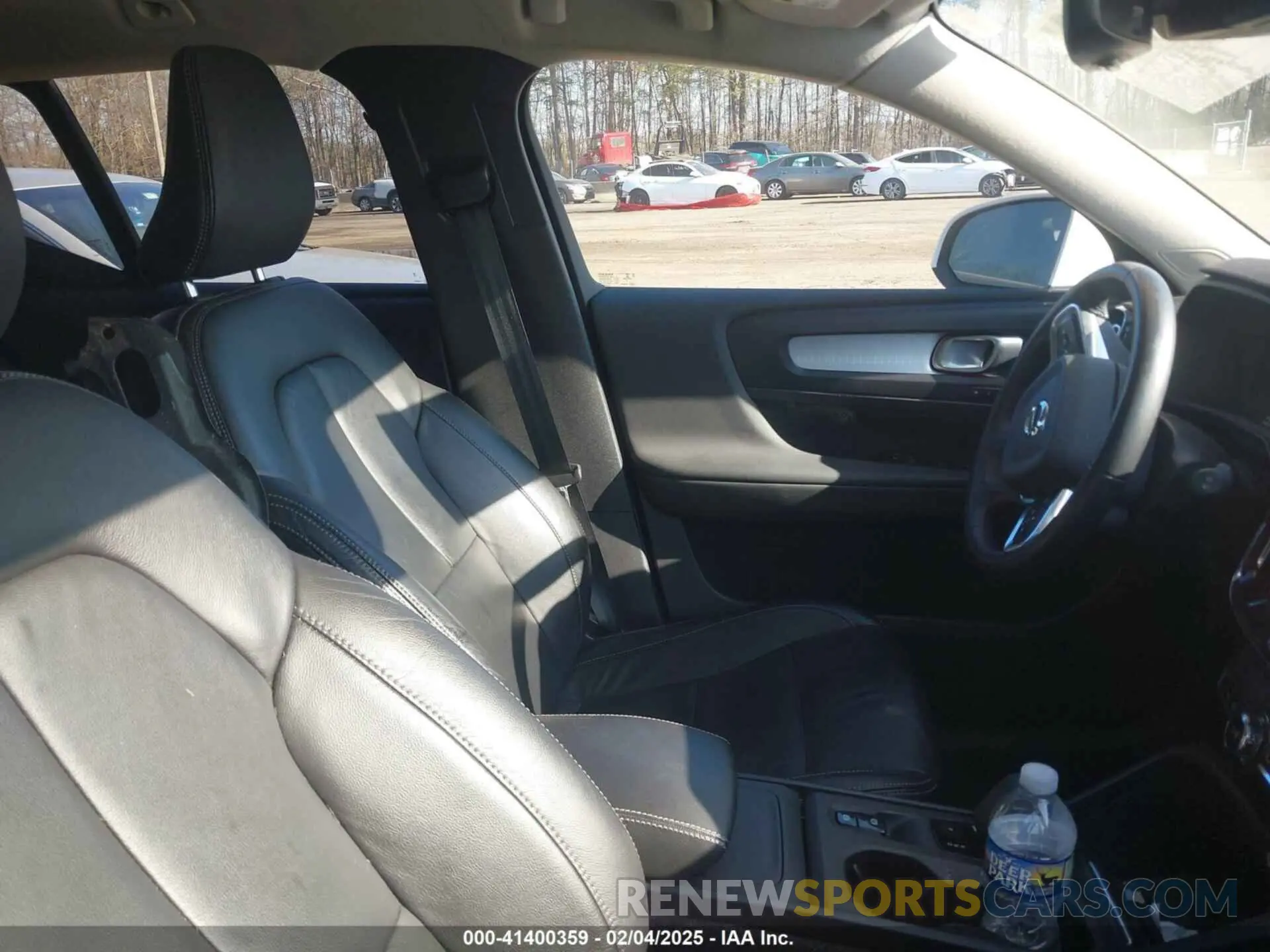 5 fotografías del automóvil dañado YV4162UK5N2656620 VOLVO XC40 2022