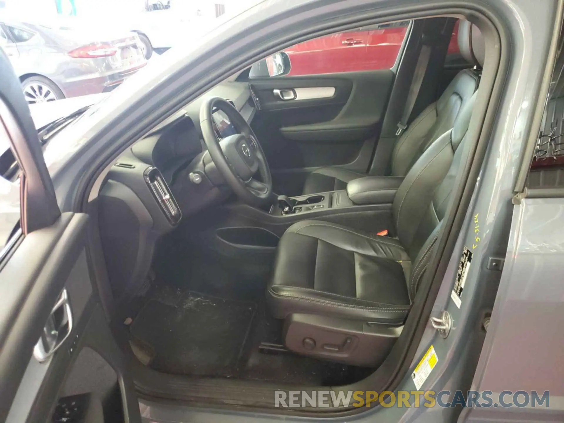 14 fotografías del automóvil dañado YV4162UK7N2764639 VOLVO XC40 2022