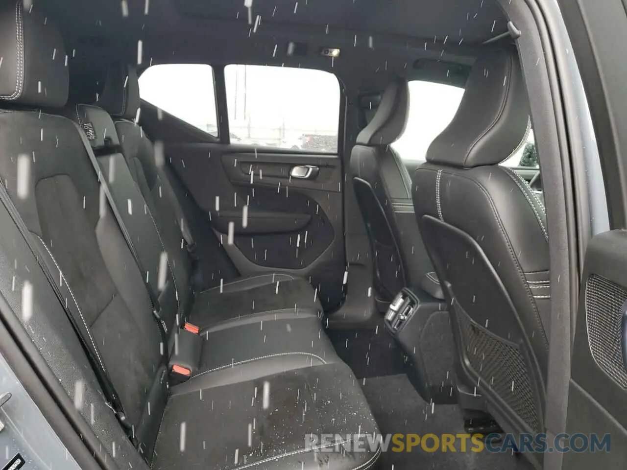 11 fotografías del automóvil dañado YV4162UM3N2647058 VOLVO XC40 2022