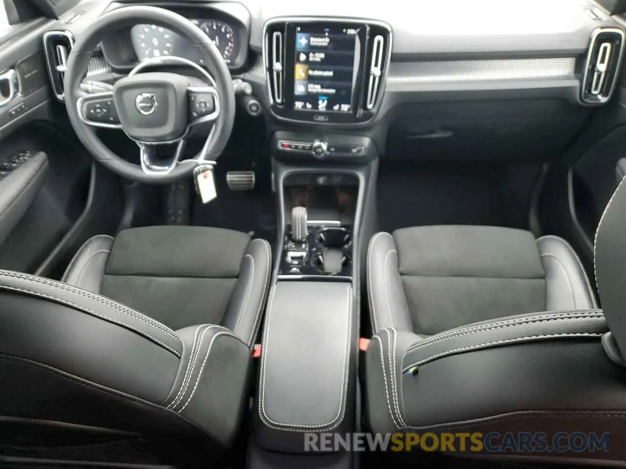 8 fotografías del automóvil dañado YV4162UM3N2647058 VOLVO XC40 2022