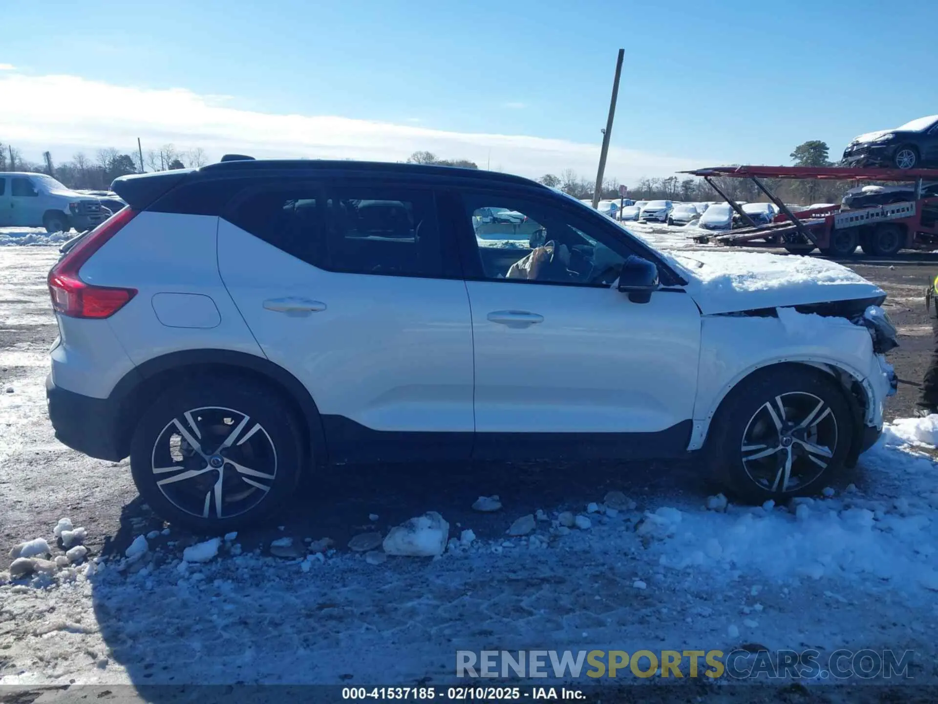 13 fotografías del automóvil dañado YV4162UM7N2730895 VOLVO XC40 2022