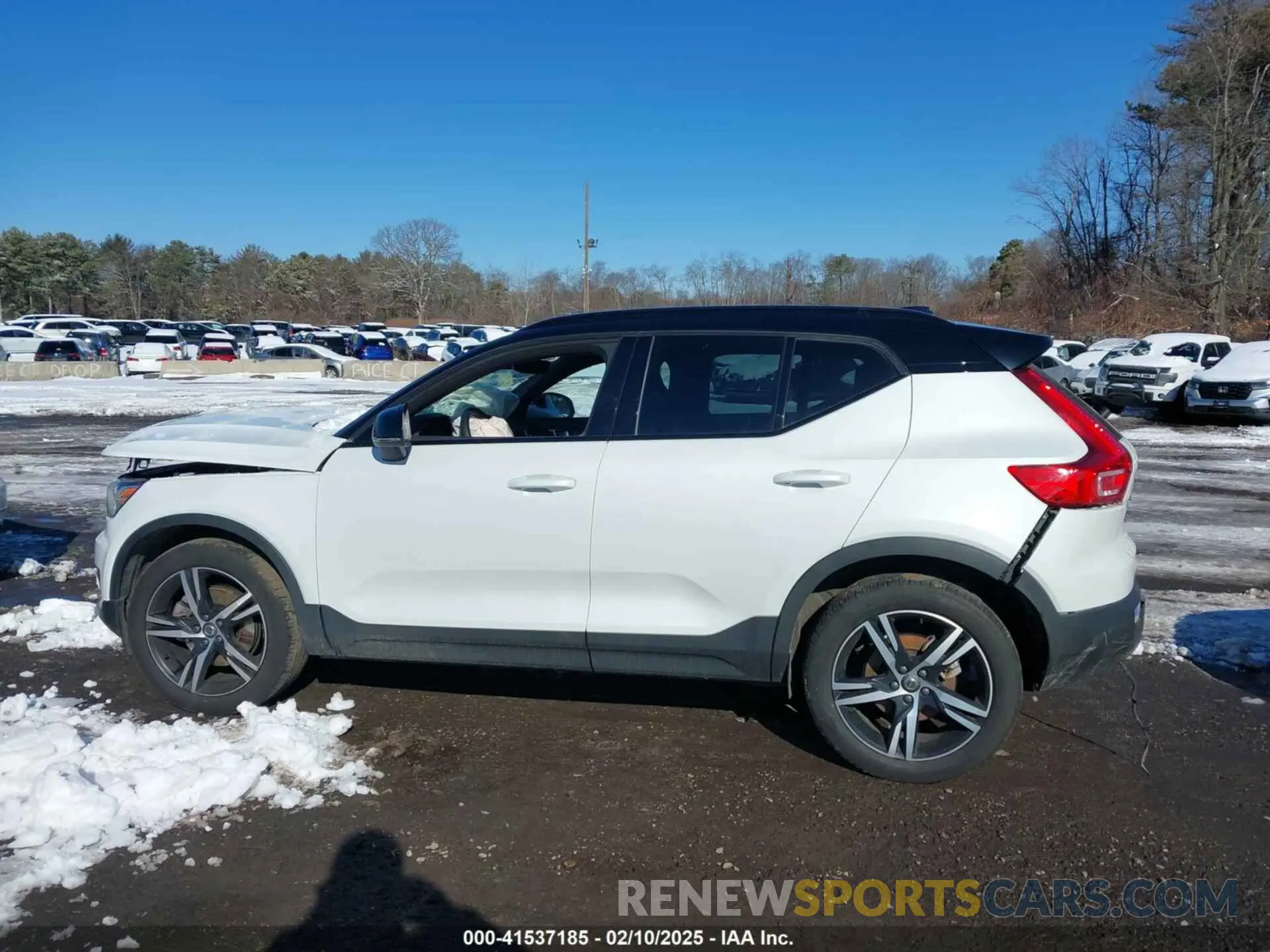 14 fotografías del automóvil dañado YV4162UM7N2730895 VOLVO XC40 2022