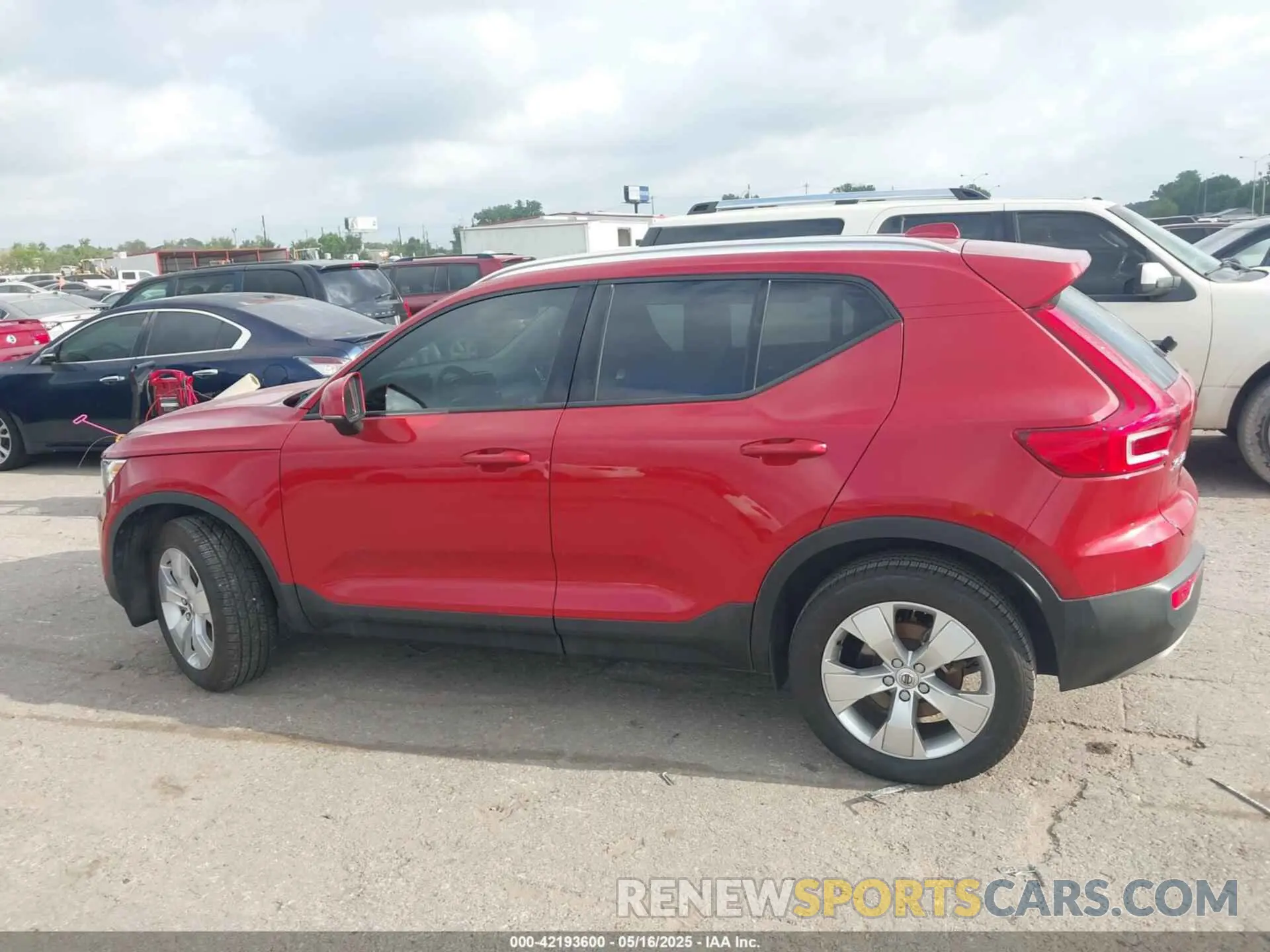 14 fotografías del automóvil dañado YV4AC2HK5N2748975 VOLVO XC40 2022