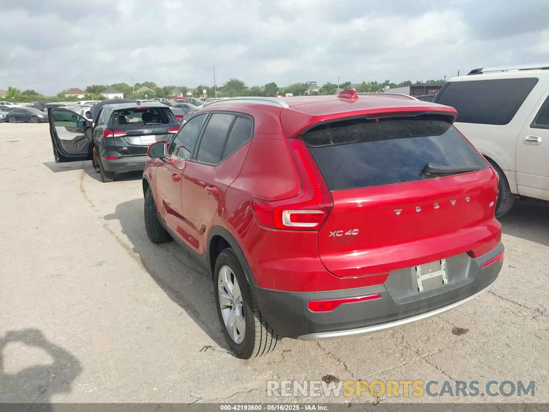 3 fotografías del automóvil dañado YV4AC2HK5N2748975 VOLVO XC40 2022